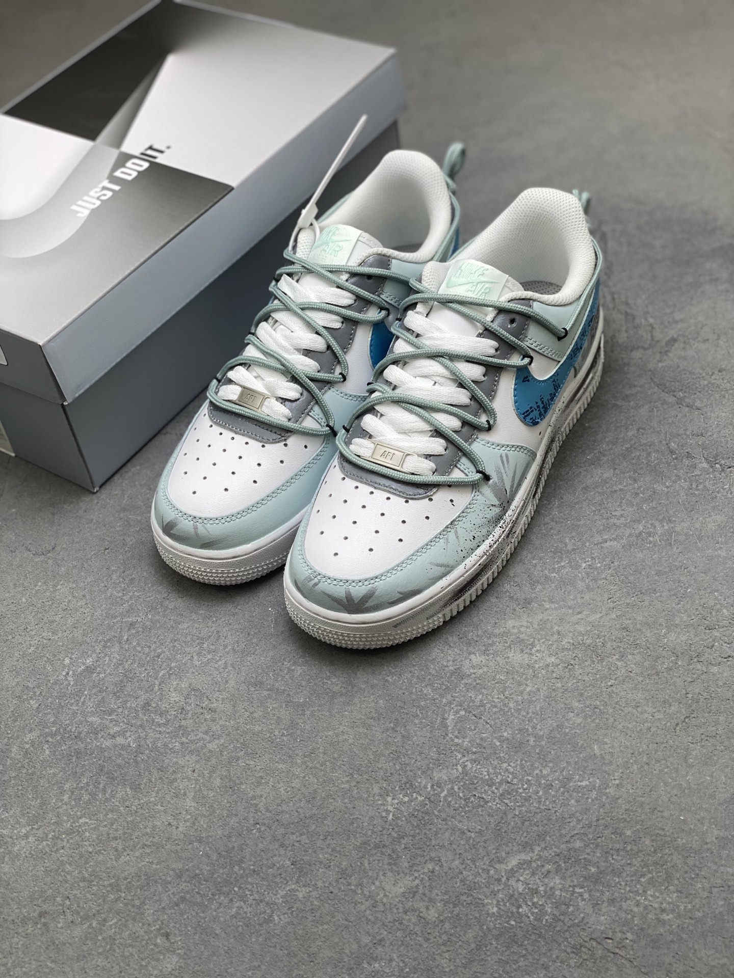 Nike Air Force 1 '07 Low Limited Edition Sneakers - LJ8822-202 9 i1758558245888 2956 0 7