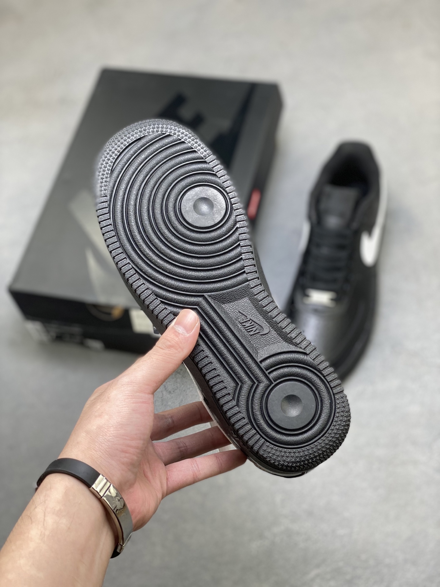 Nike Air Force 1 '07 Low Black/White Supreme Edition Sneakers 7 i1758644032410 8191 0 5