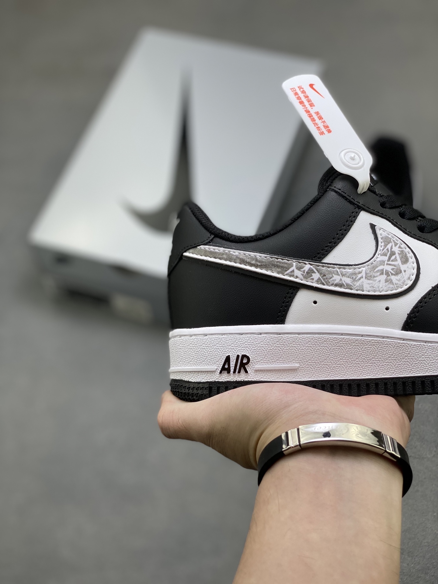 Nike Air Force 1 '07 Low Black/White Limited Edition Sneakers 6 i1758730044522 6855 0 4
