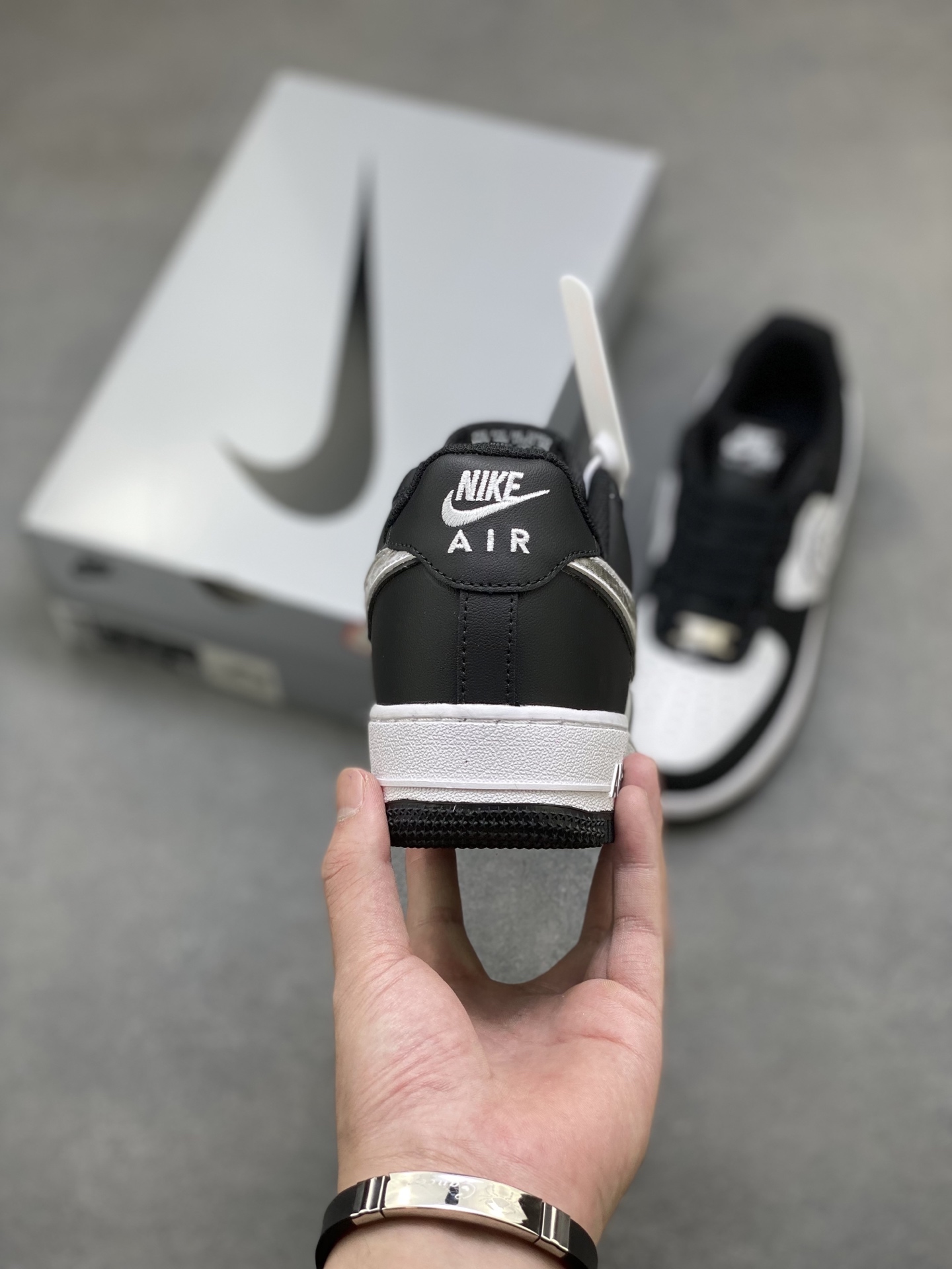 Nike Air Force 1 '07 Low Black/White Limited Edition Sneakers 5 i1758730046936 4883 0 3