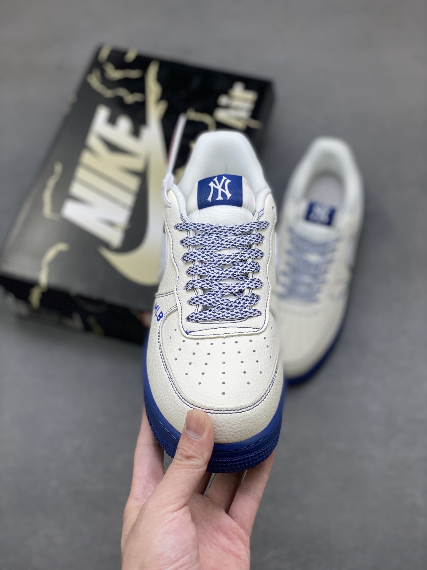 Nike Air Force 1 '07 Low MLB New York Yankees Edition Sneakers 3 i1758817020337 8424 0 1