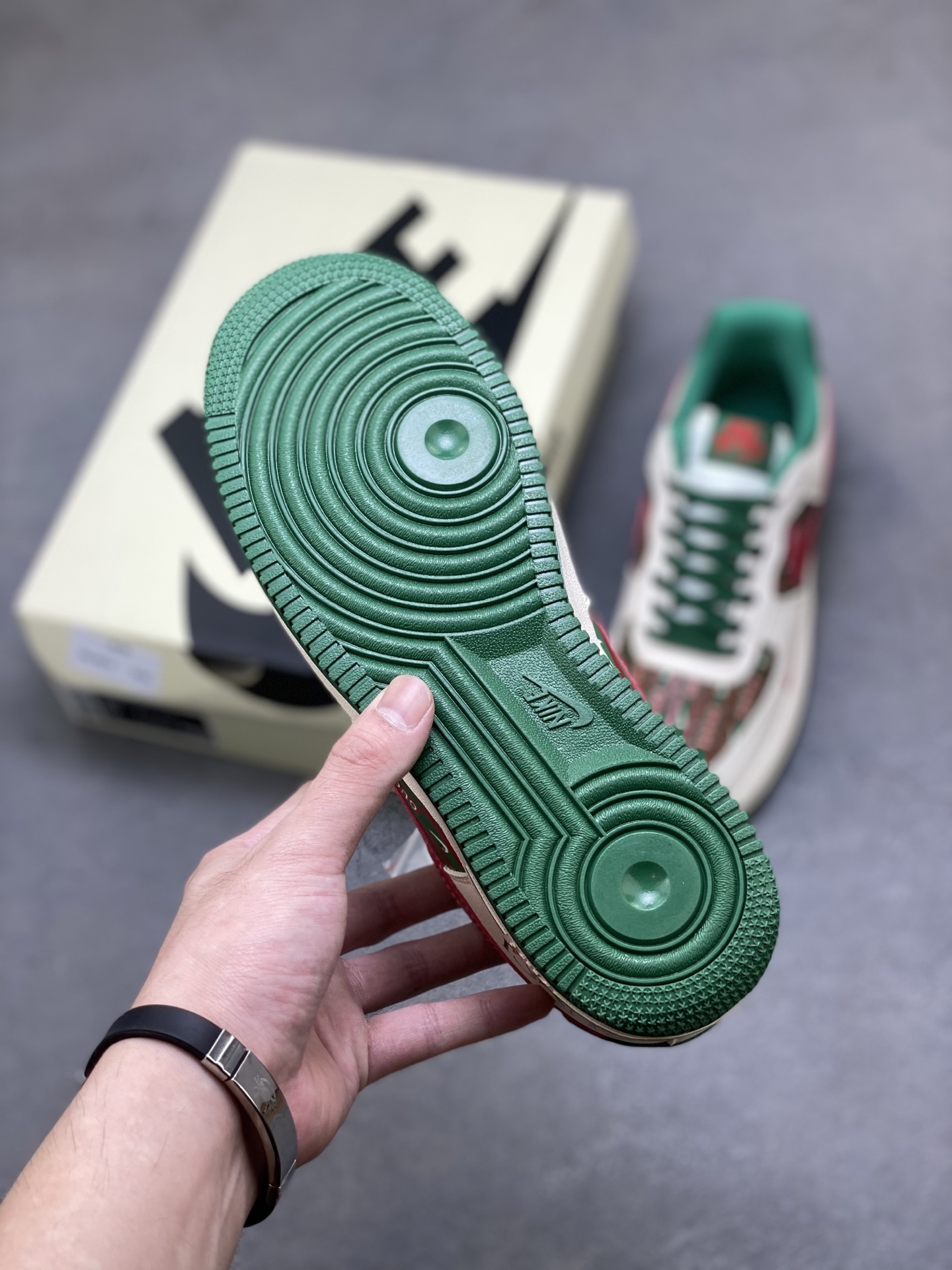 Nike Air Force 1 '07 Low Gucci Custom Sneakers Limited Edition 7 i1758817116696 946 0 5