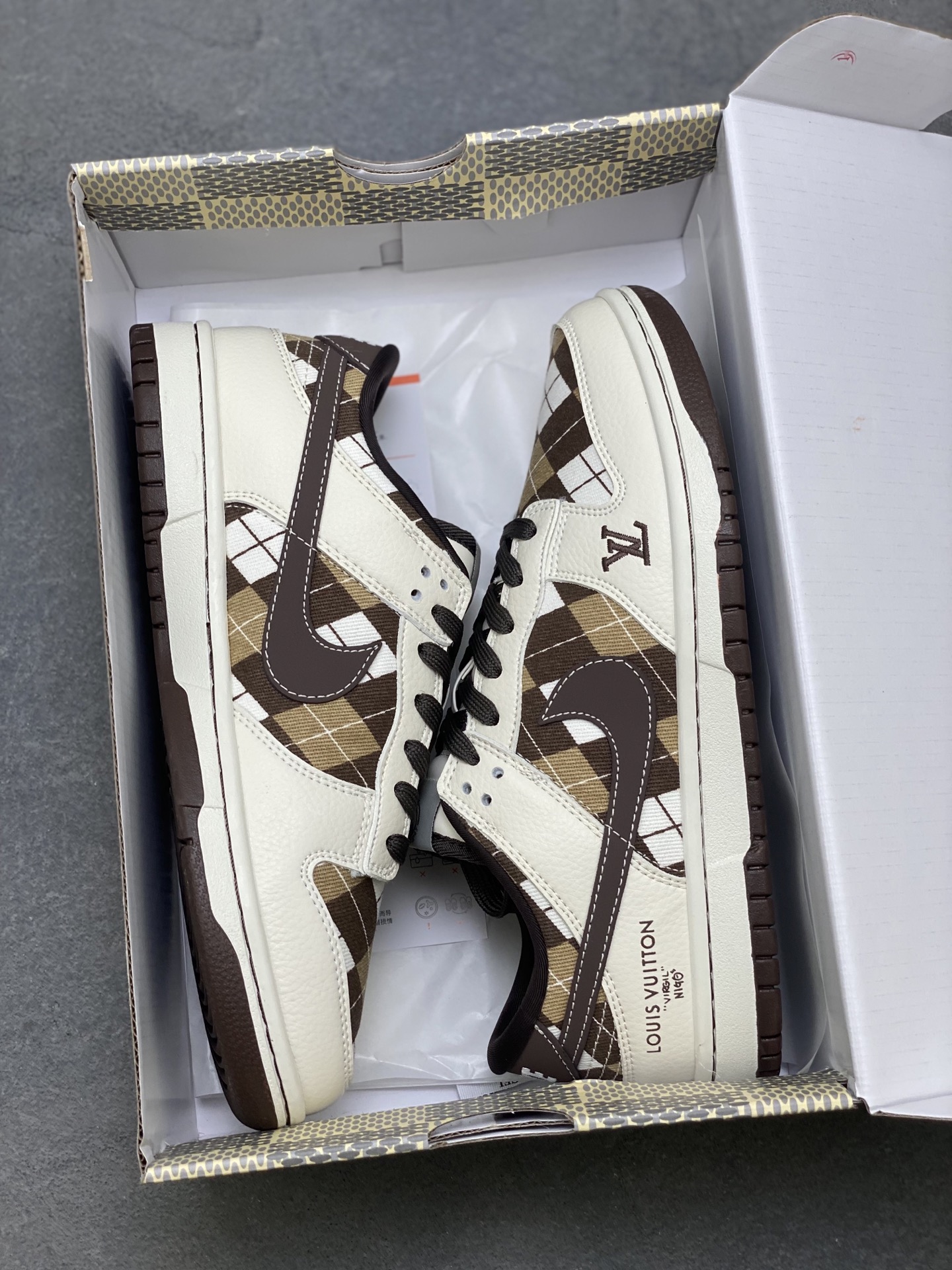 Nike SB Dunk Low Louis Vuitton Custom Sneakers Casual Shoes SC0601-461 9 i1758818167670 4566 0 8
