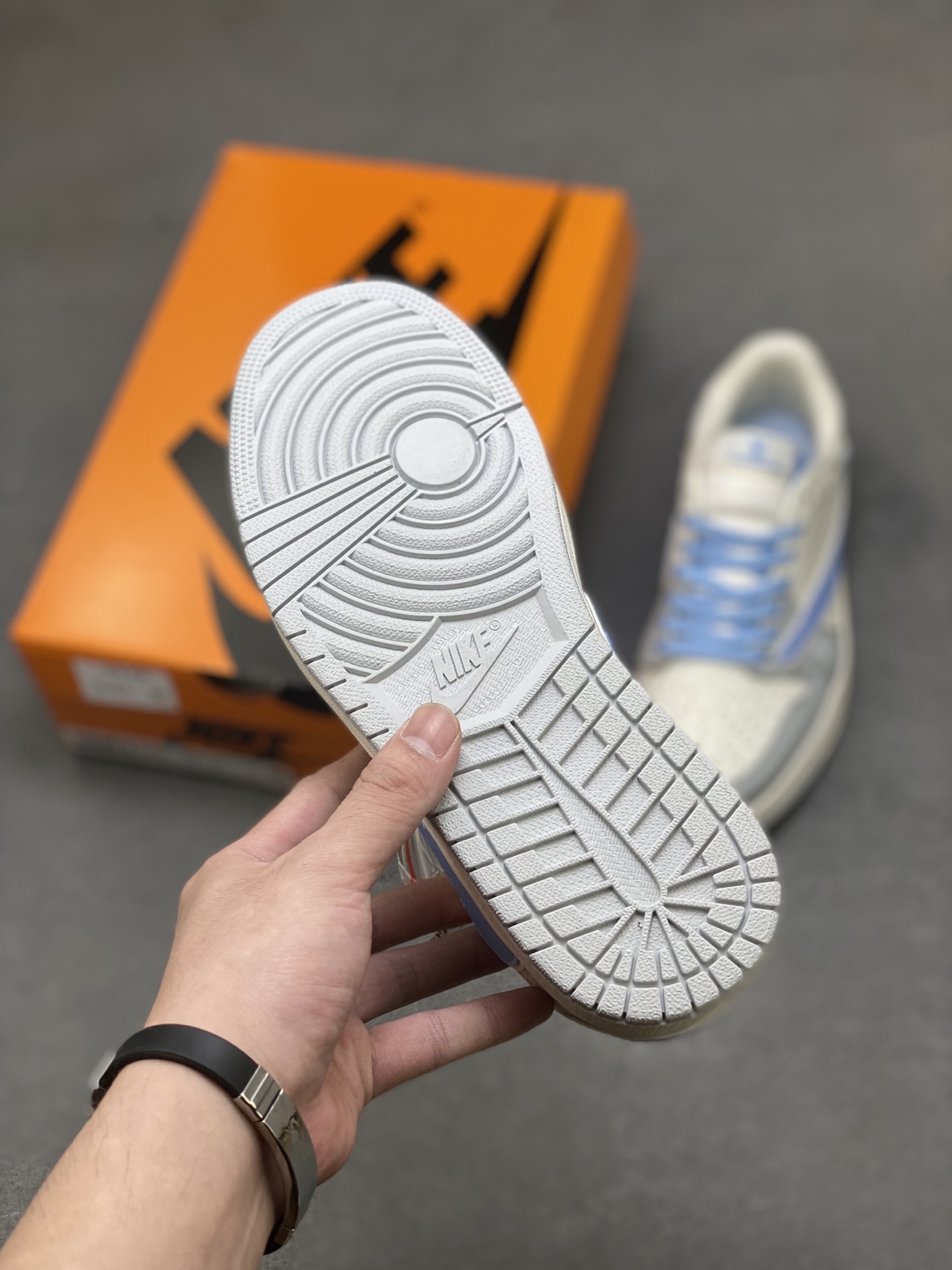 Air Jordan 1 Low Louis Vuitton Edition Blue Dream Sneakers 7 i1758818229742 8944 0 5