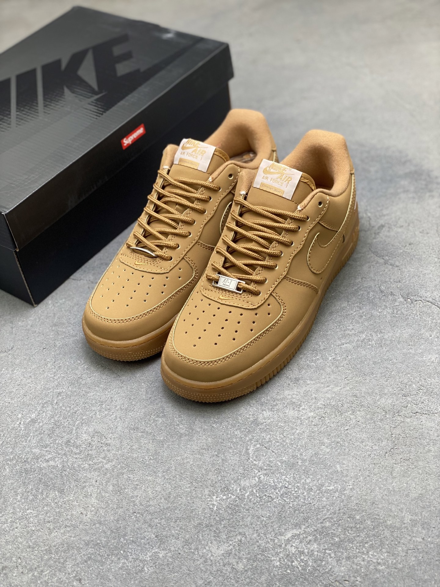 Nike Air Force 1 '07 Low Wheat Supreme Sneakers - Limited Edition 9 i1758902757370 3793 0 7