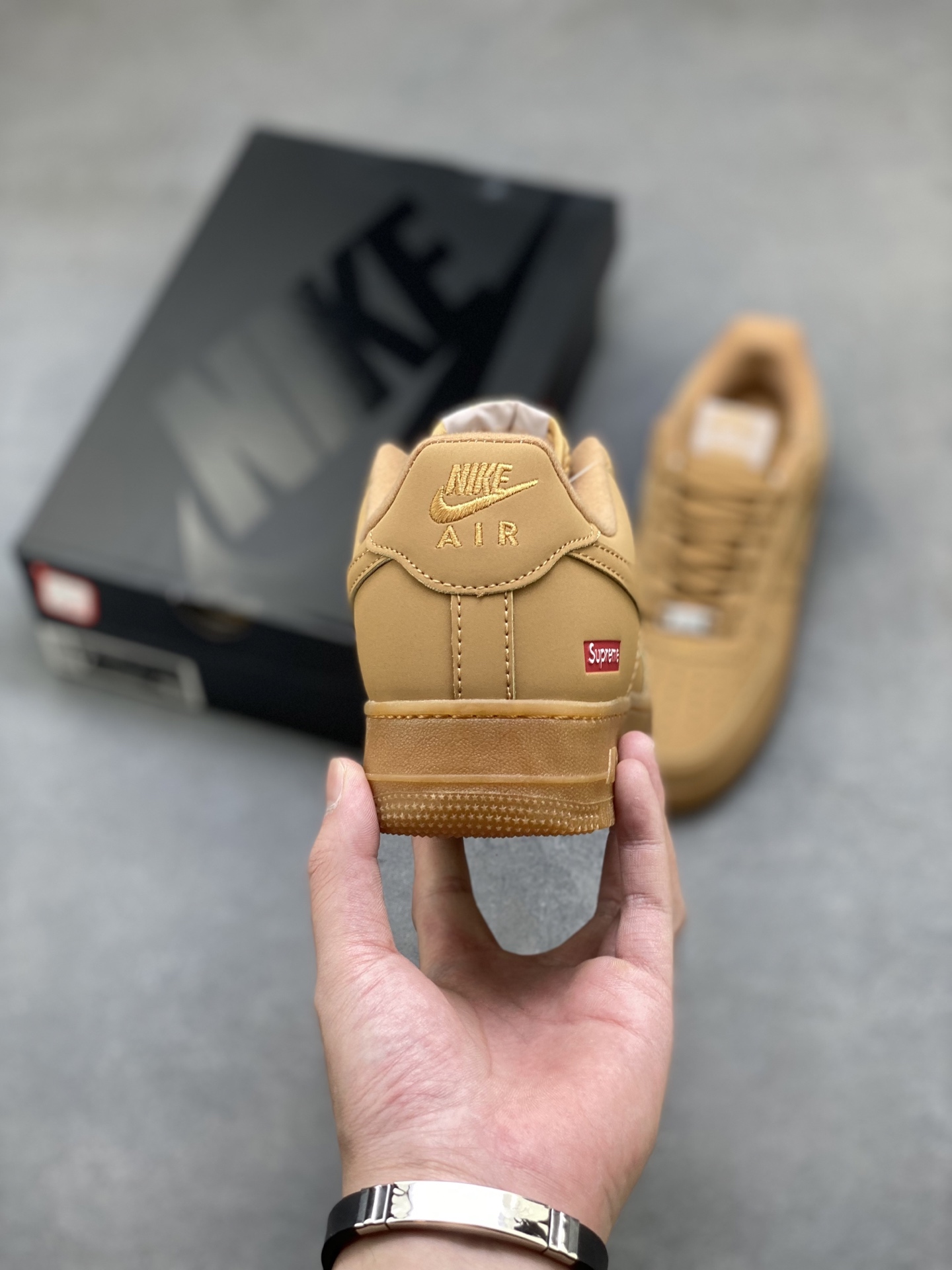 Nike Air Force 1 '07 Low Wheat Supreme Sneakers - Limited Edition 5 i1758902758938 866 0 3