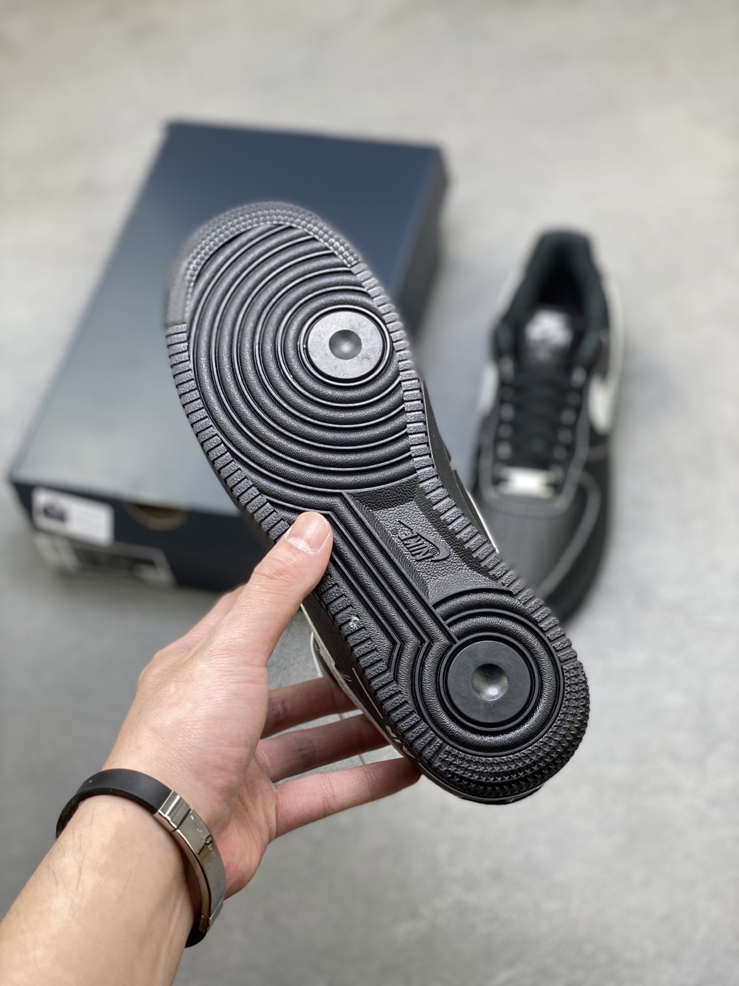 Nike Air Force 1 '07 Low Black/Silver Stitching Leather Sneaker Shoes 7 i1758902817487 2646 0 5