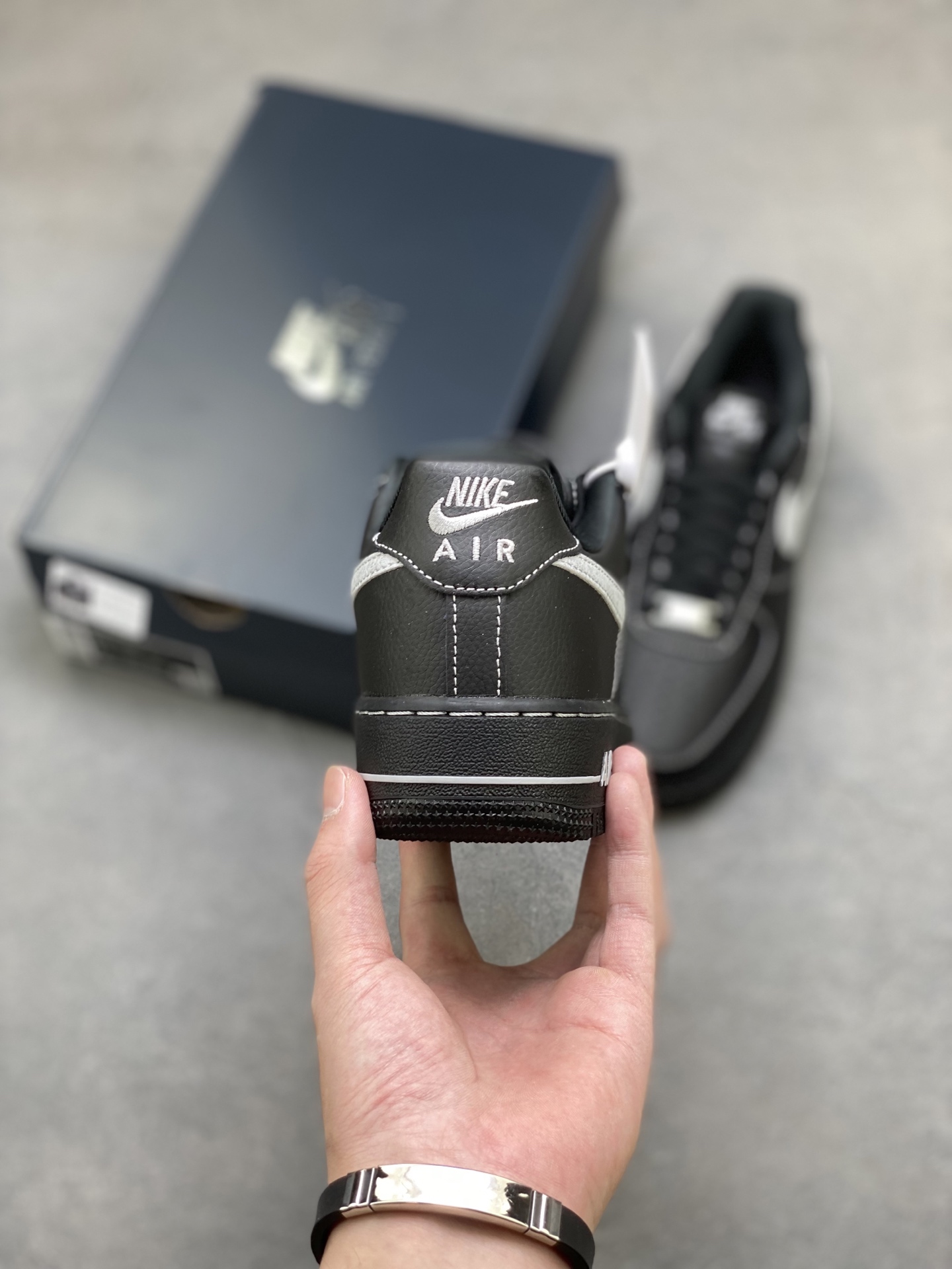 Nike Air Force 1 '07 Low Black/Silver Stitching Leather Sneaker Shoes 5 i1758902818392 9024 0 3