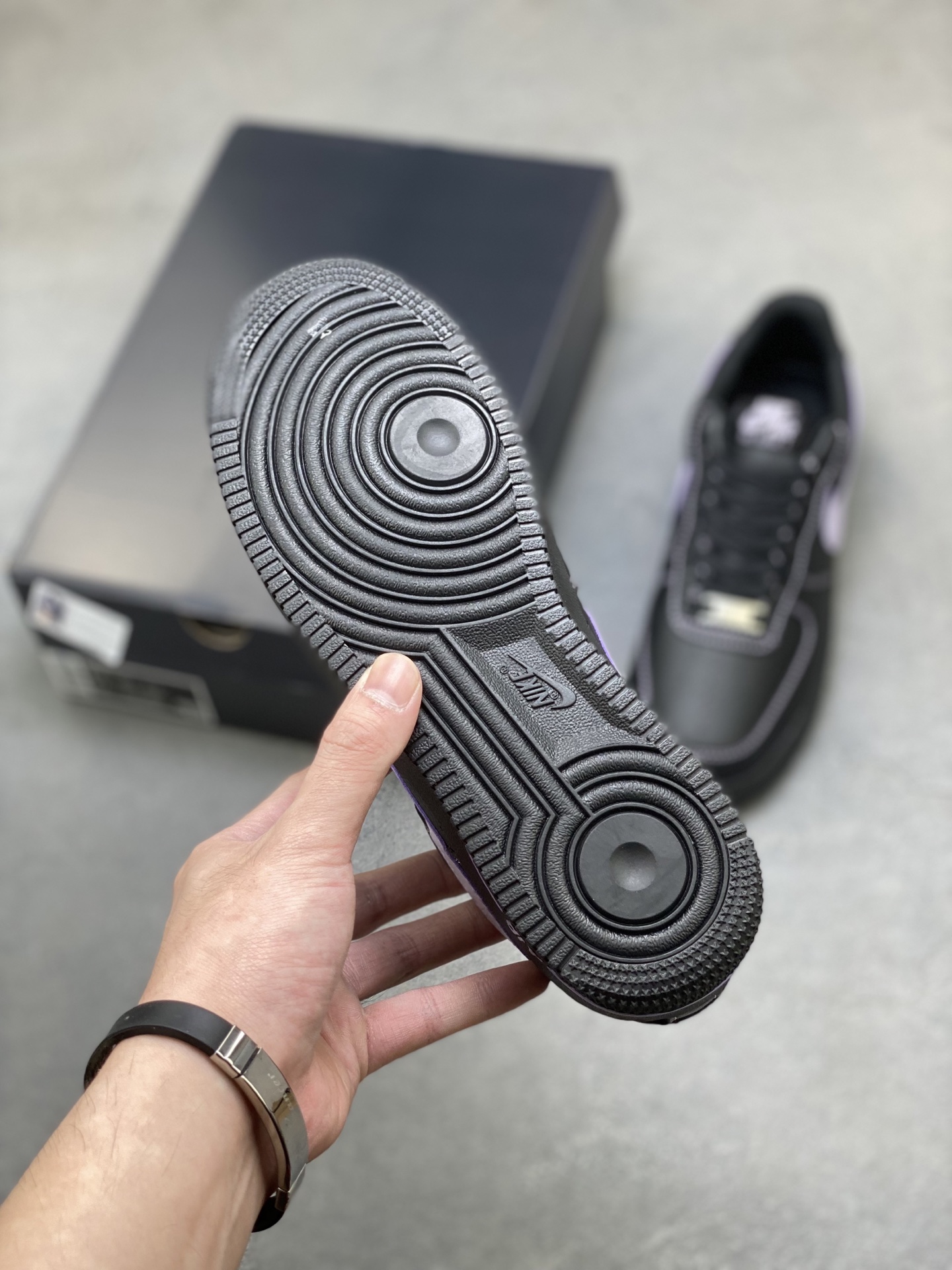 Nike Air Force 1 '07 Low Black/Lilac Limited Edition Sneakers HQ2037-001 7 i1758902989499 217 0 5