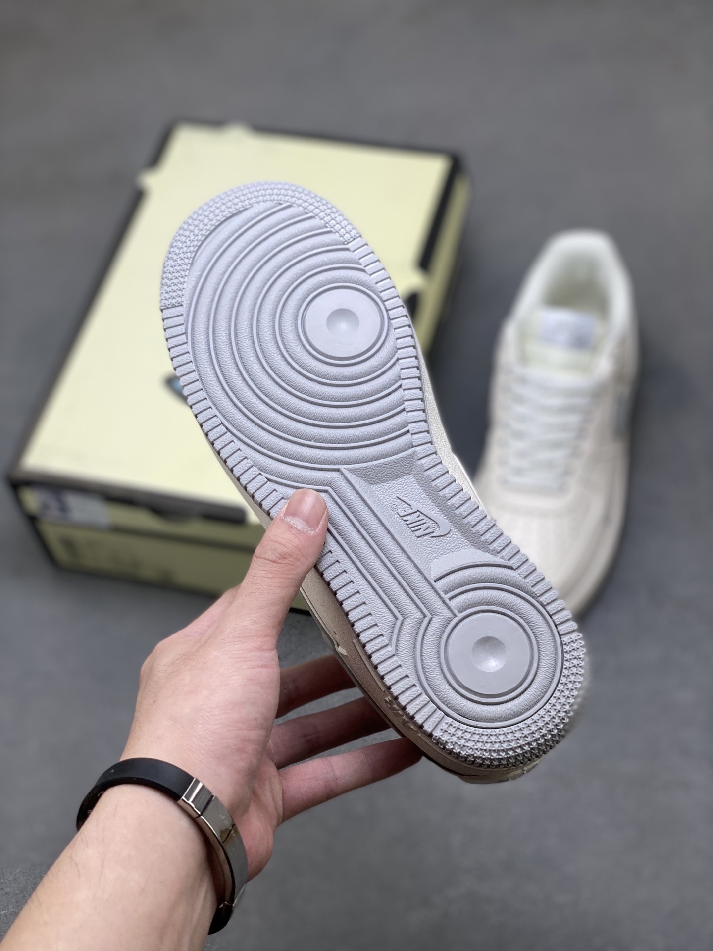 Nike Air Force 1 Low Cream White Grey - Perfect for Sneaker Enthusiasts 7 i1758903254467 7256 0 5