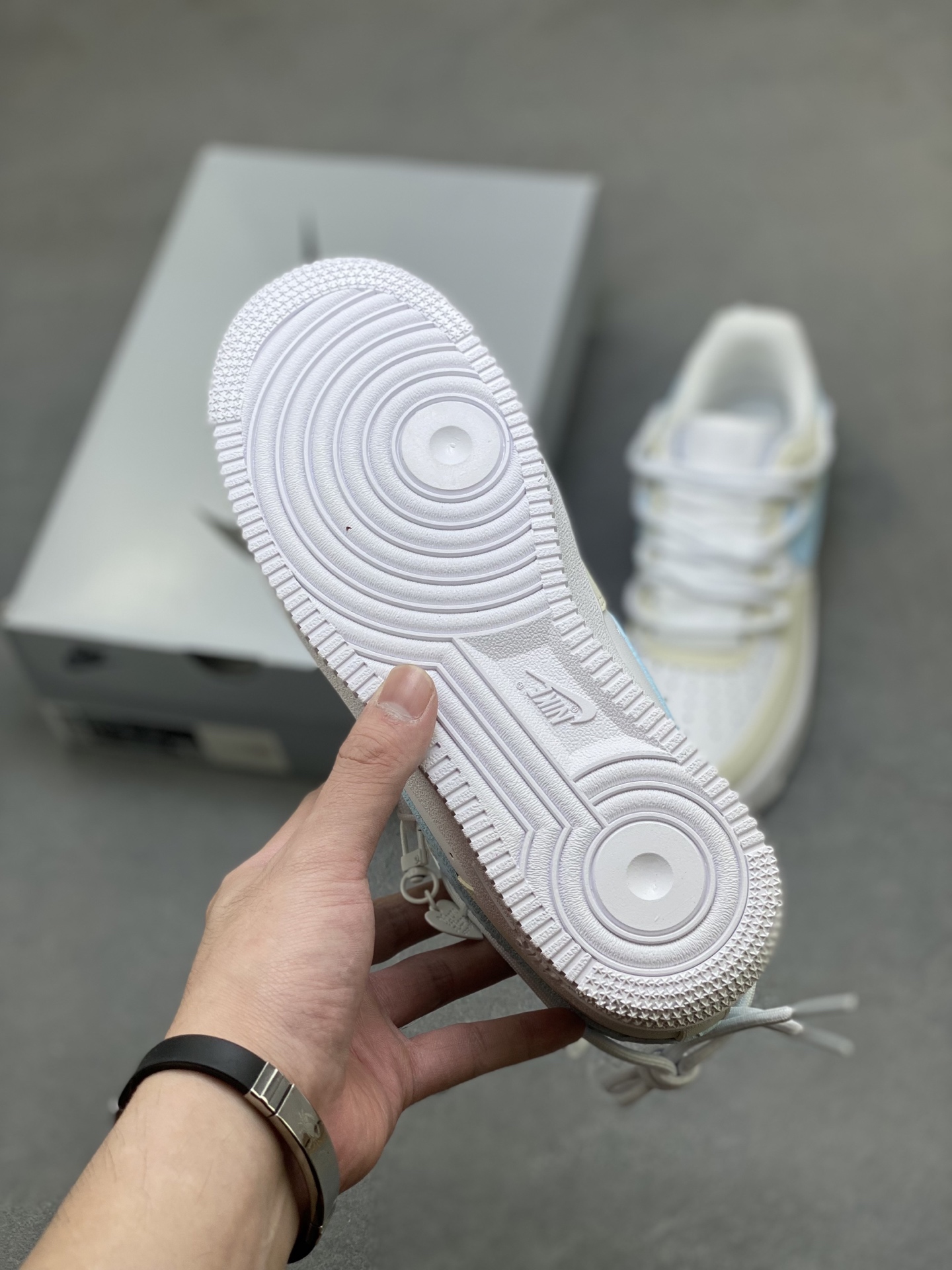 Nike Air Force 1 '07 Low Sneakers, Special Edition, Light Yellow/Blue 7 i1758989059176 9423 0 5