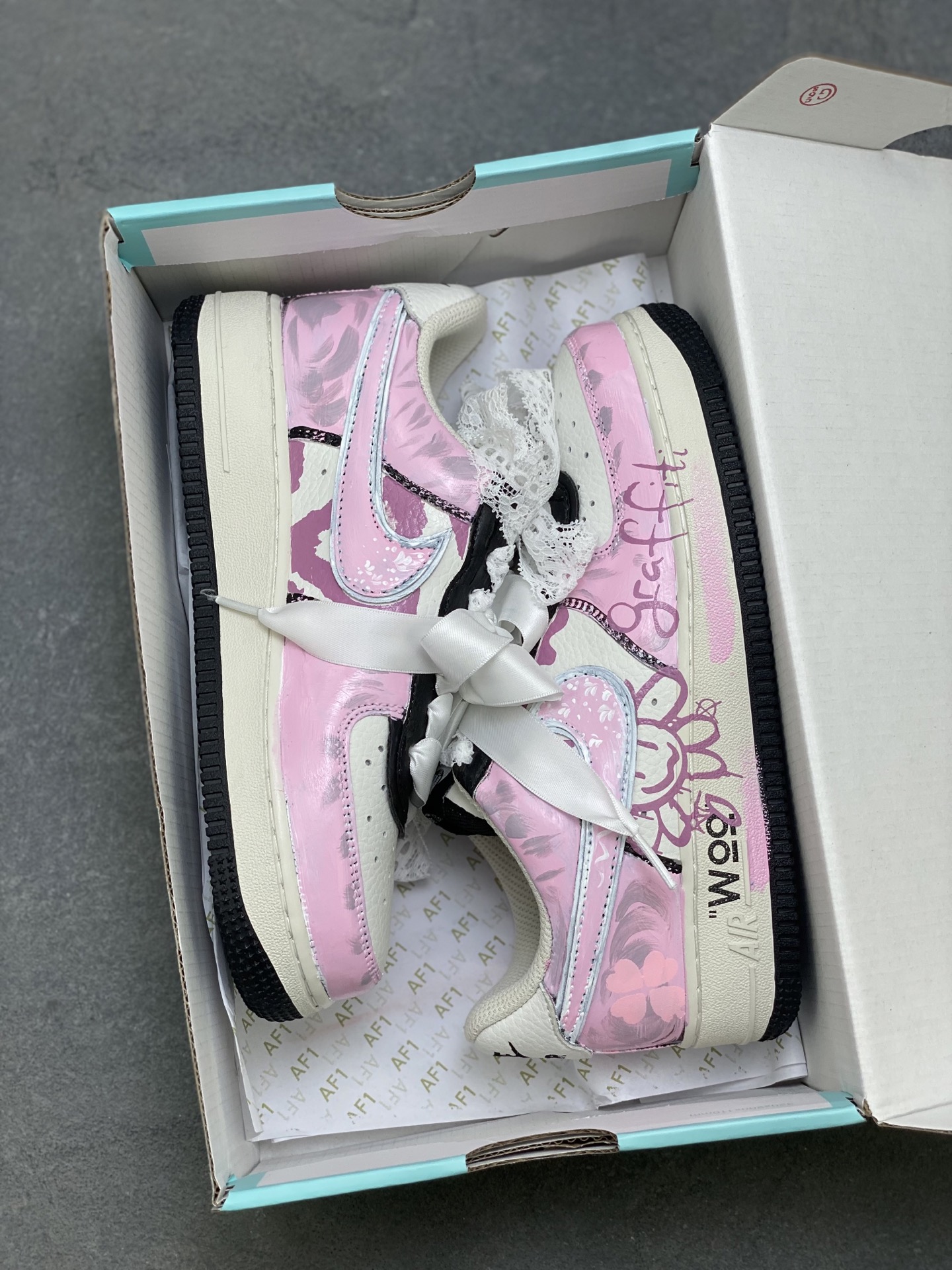 Nike Air Force 1 '07 Low Pink Graffiti Sneakers Limited Edition 10 i1758989100881 3662 0 8