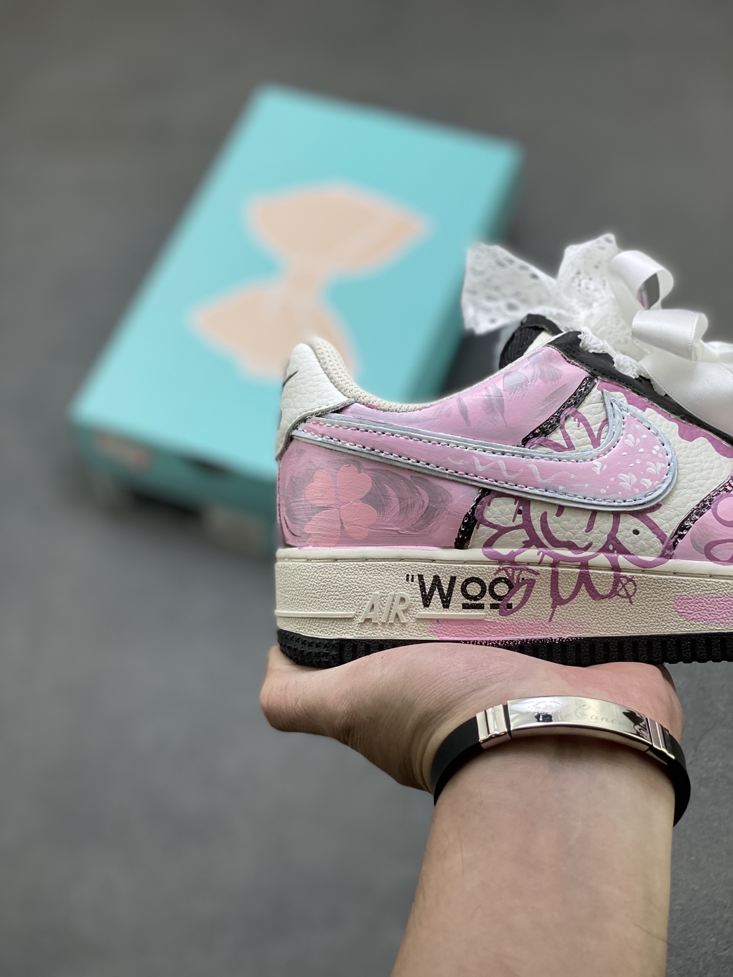 Nike Air Force 1 '07 Low Pink Graffiti Sneakers Limited Edition 6 i1758989101162 519 0 4