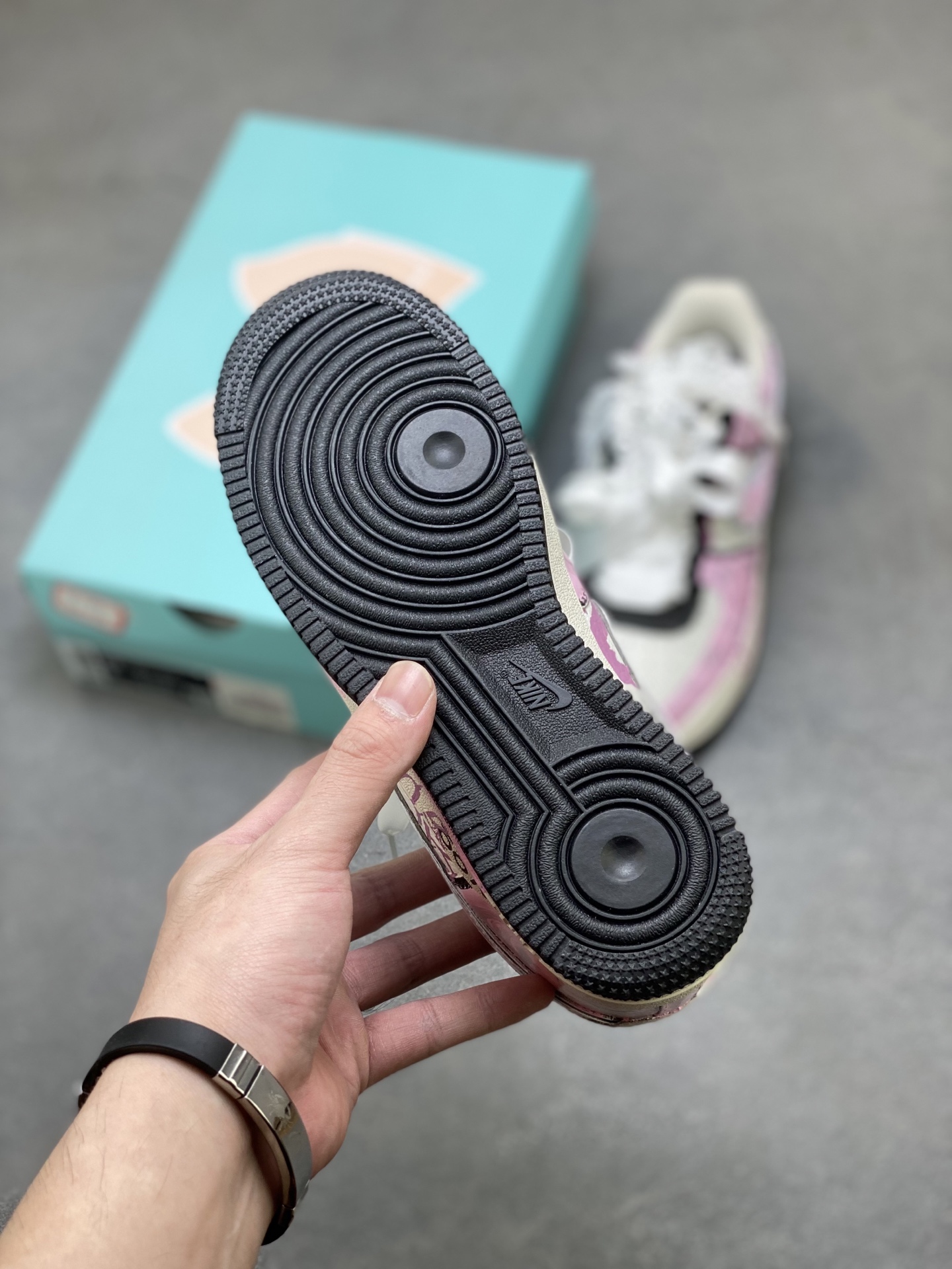 Nike Air Force 1 '07 Low Pink Graffiti Sneakers Limited Edition 7 i1758989102545 6668 0 5