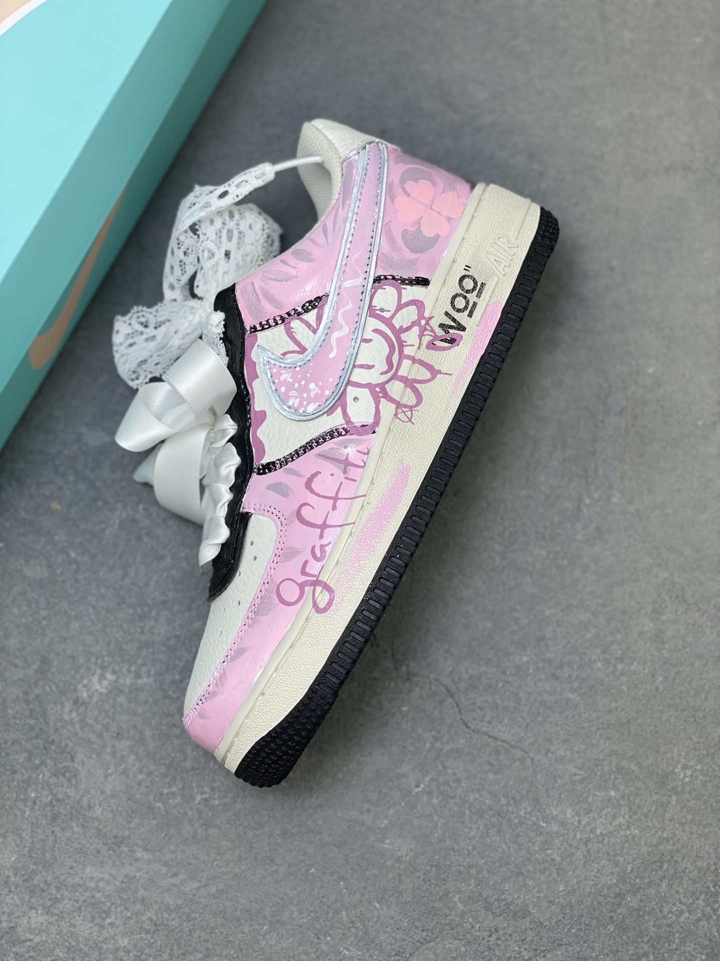 Nike Air Force 1 '07 Low Pink Graffiti Sneakers Limited Edition 8 i1758989108180 822 0 6