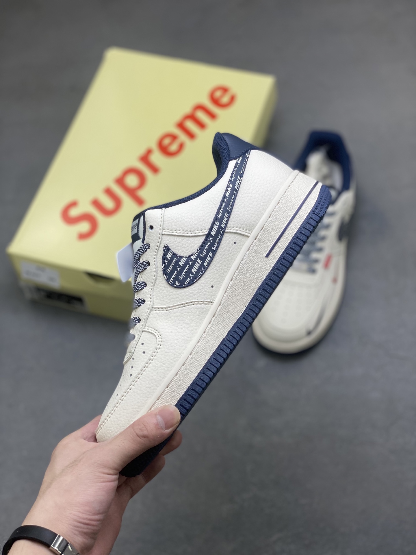 Nike Air Force 1 '07 Low Supreme Sneakers - Limited Edition 4 i1759075400502 4129 0 2