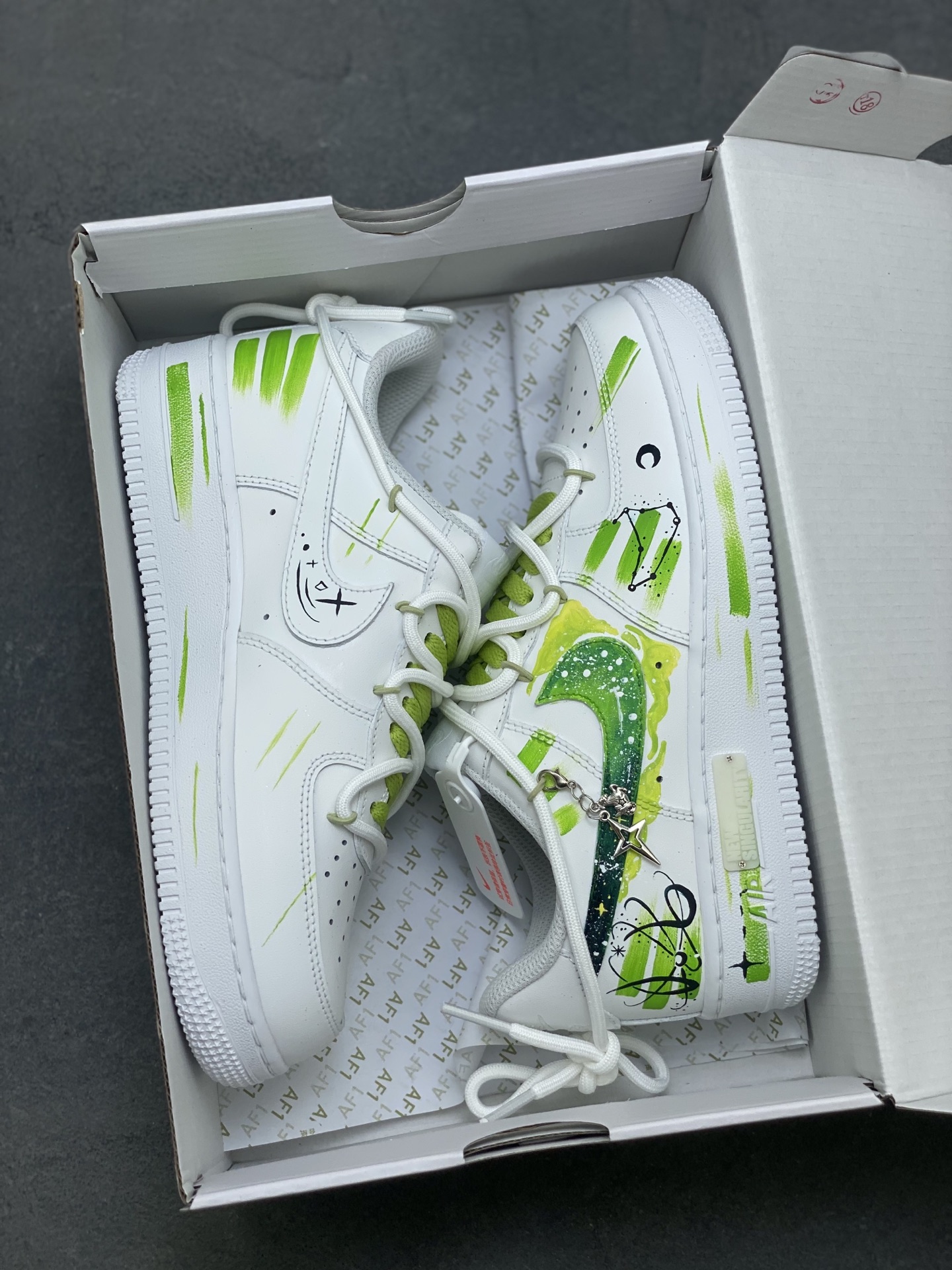 Nike Air Force 1 '07 Low Sneakers White/Green Limited Edition 10 i1759161836187 7442 0 8
