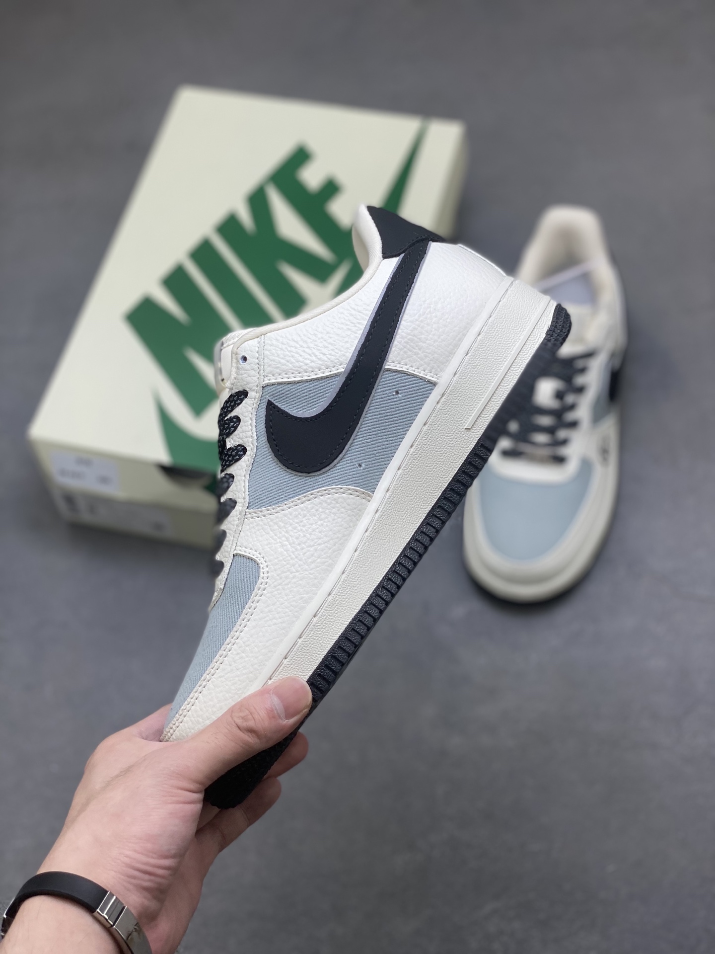 Nike Air Force 1 '07 Low Custom Gucci Sneakers - Limited Edition 4 i1759161894172 1131 0 2