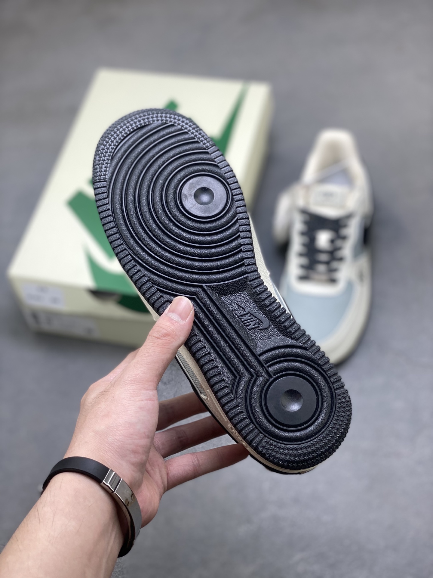 Nike Air Force 1 '07 Low Custom Gucci Sneakers - Limited Edition 7 i1759161906435 3221 0 5