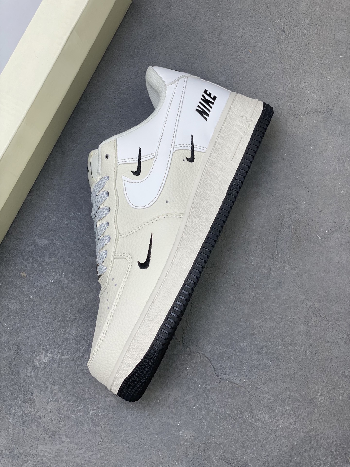 Nike Air Force 1 '07 Low Sneakers - Limited Edition, Premium Comfort 8 i1759858034294 292 0 6