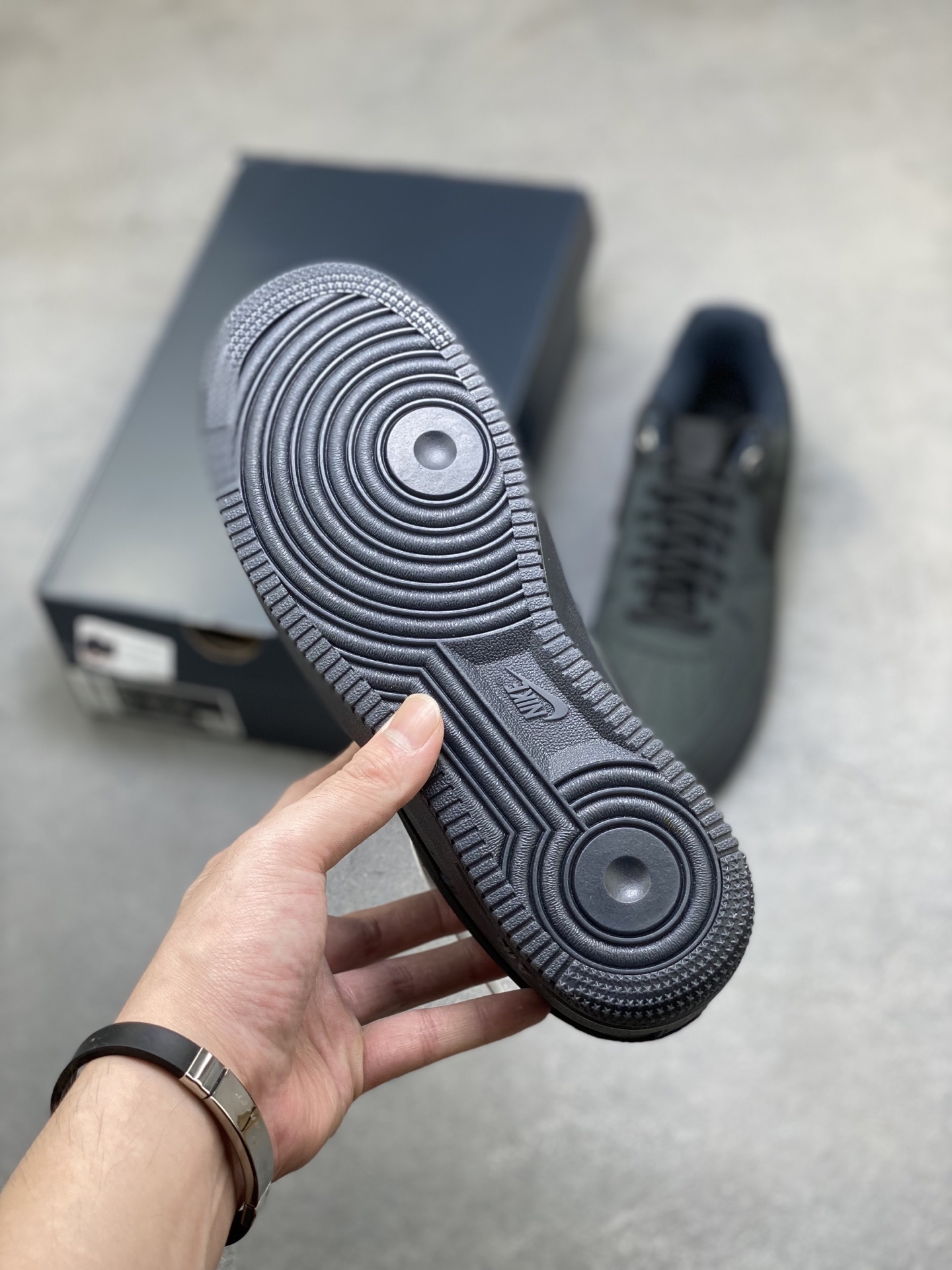 Nike Air Force 1 '07 Low Sneakers - Olive Green, Full-Length Air Cushion 6 i1759858116931 1573 0 5