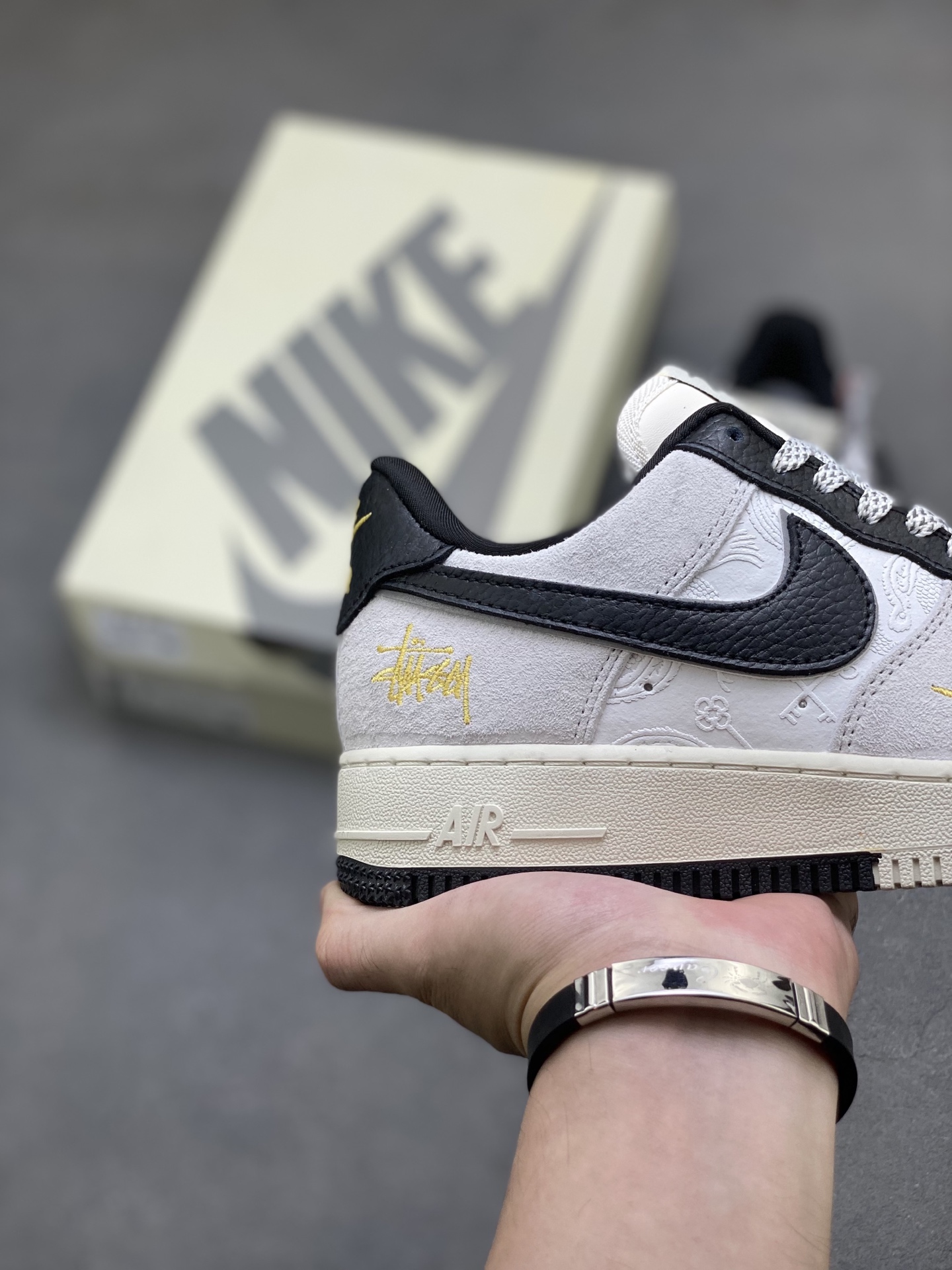 Nike Air Force 1 '07 Low Stüssy Fossil Stone Sneakers Limited Edition 6 i1759858460043 7001 0 4