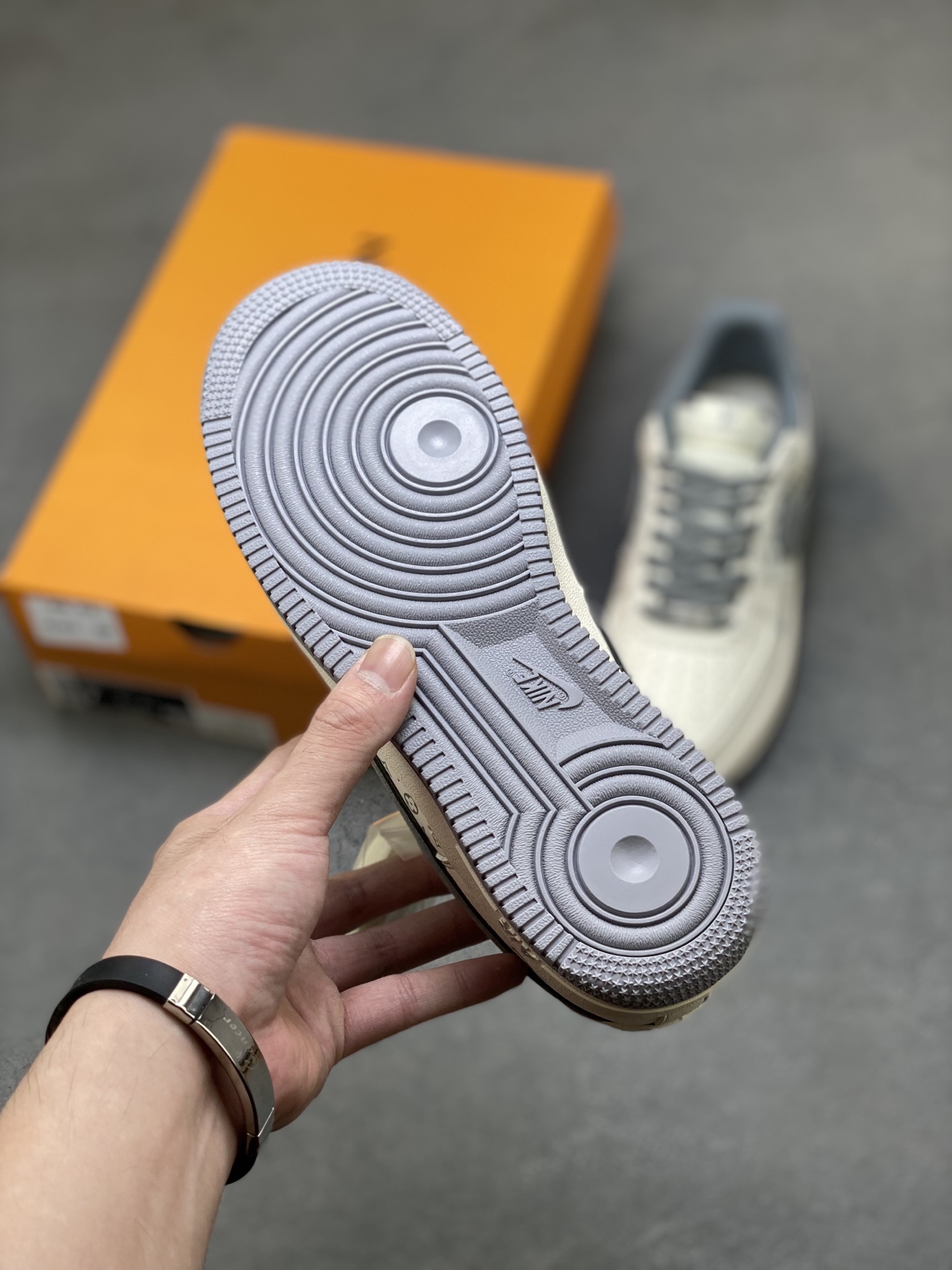 Nike Air Force 1 '07 Low Louis Vuitton Custom Sneakers - Limited Edition 7 i1759858650484 9820 0 5