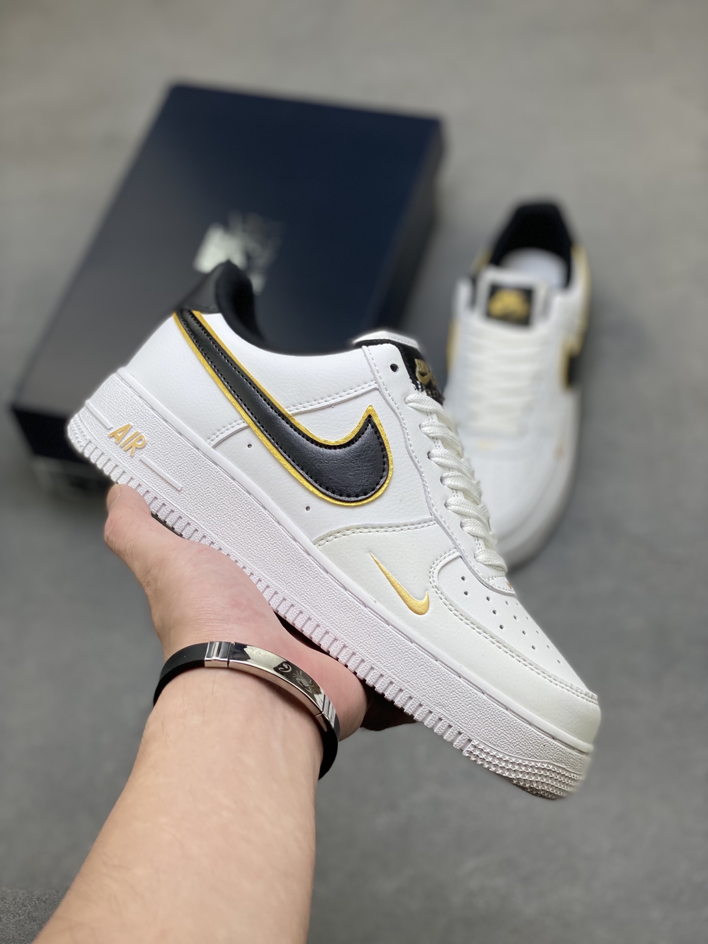 Nike Air Force 1 Low White Black Gold Honeycomb Cushioning DA8481-100 2 i1759858817898 9484 0 0