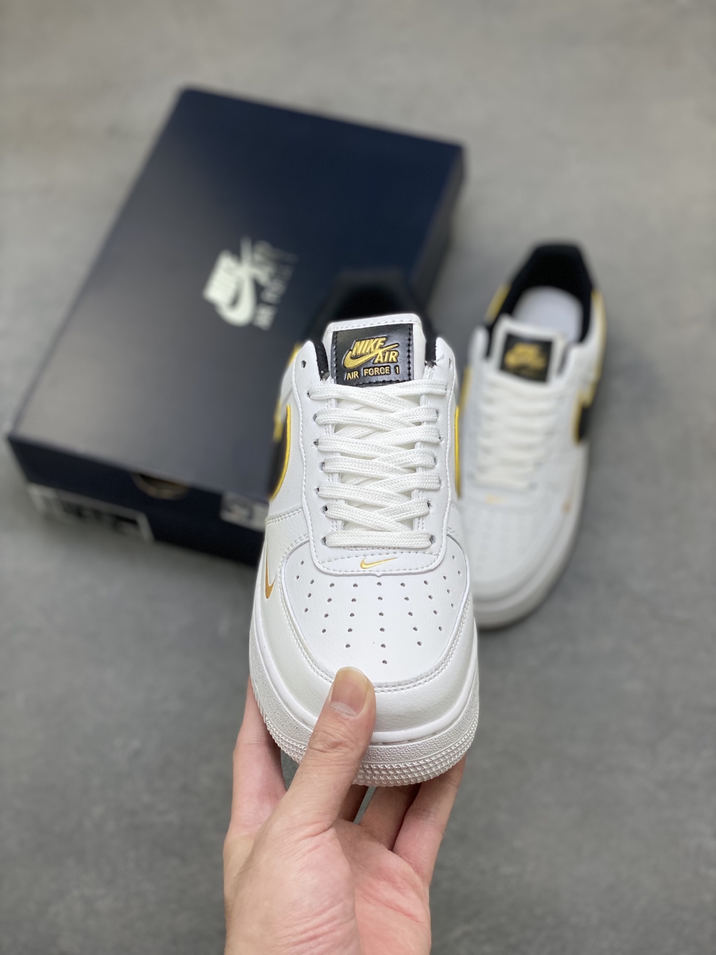 Nike Air Force 1 Low White Black Gold Honeycomb Cushioning DA8481-100 3 i1759858819188 8263 0 1