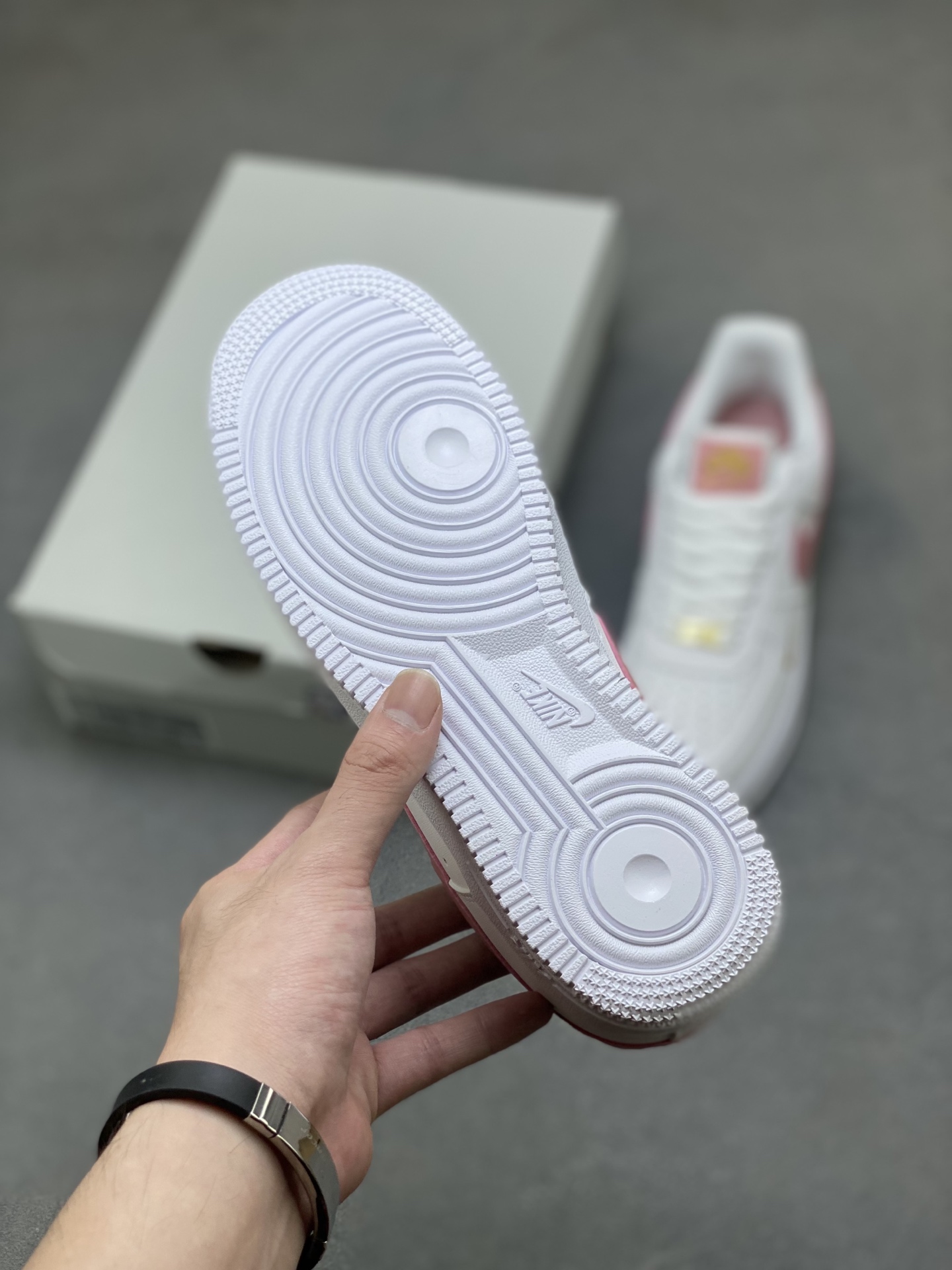 Nike Air Force 1 Low White/Pink/Gold Women's Shoe CZ0270-103 7 i1759859020622 6506 0 5