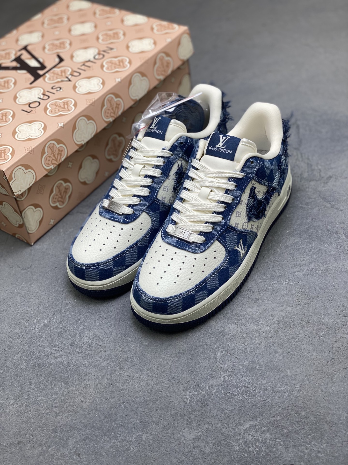NIKE X LV Air Force 1 Low Sneakers,Blue,Limited Edition 9 i1759943779370 4378 0 7