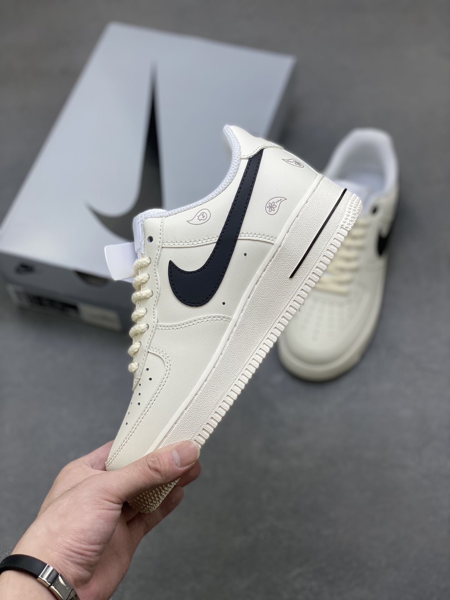 Nike Air Force 1 '07 Low Cream/Black Limited Edition Sneakers 4 i1759944185406 790 0 2