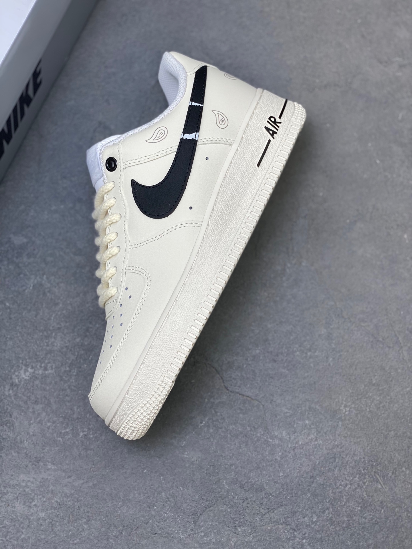 Nike Air Force 1 '07 Low Cream/Black Limited Edition Sneakers 8 i1759944208993 9373