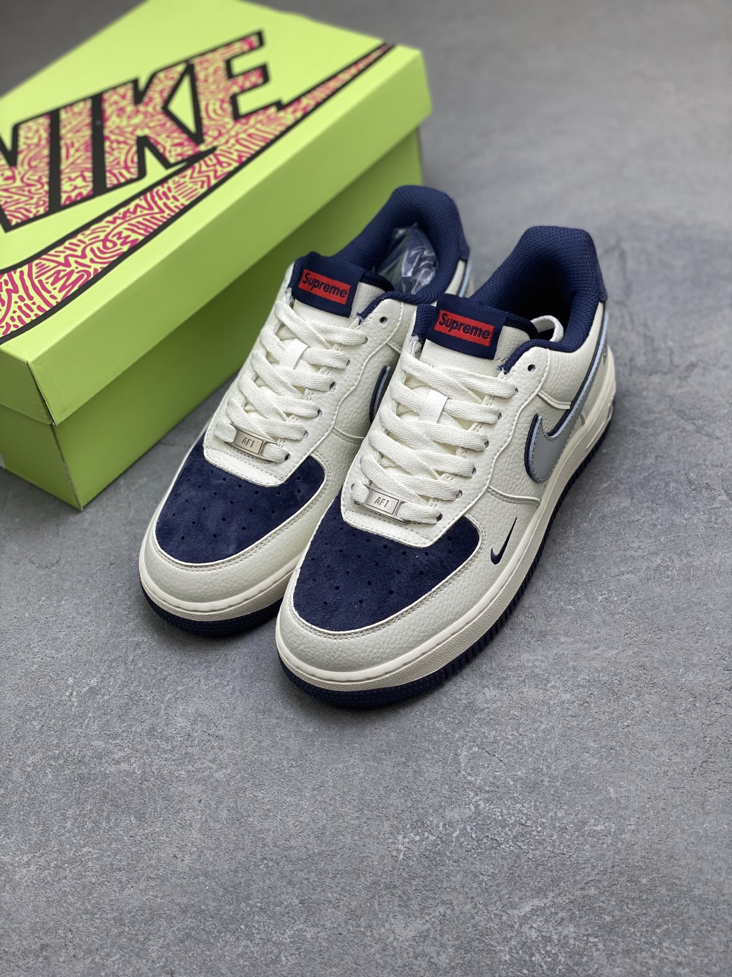 Nike Air Force 1 '07 Low Sneakers Limited Edition - Supreme Collaboration 9 i1760027486998 4989 0 7