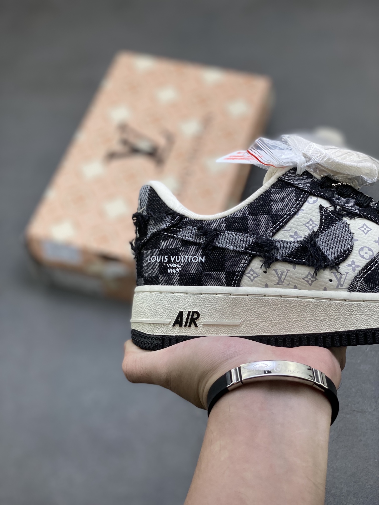 Louis Vuitton Air Force 1 '07 Low Sneakers Custom Edition - Limited Release 6 i1760027593116 1612 0 4