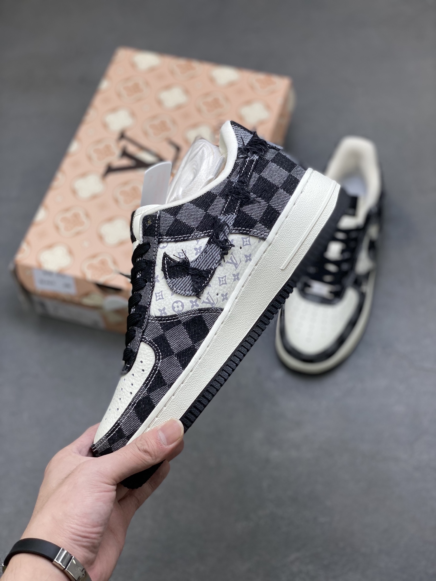 Louis Vuitton Air Force 1 '07 Low Sneakers Custom Edition - Limited Release 4 i1760027603254 1080 0 2