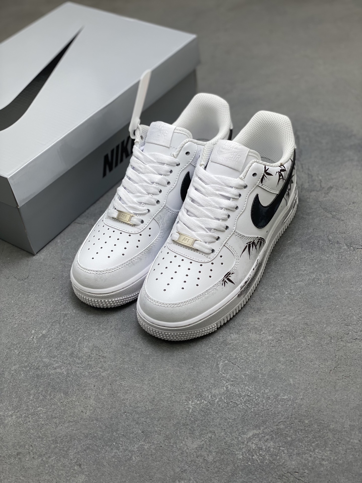Nike Air Force 1 '07 Low White/Black Custom Sneakers Limited Edition 9 i1760198853835 1821 0 7