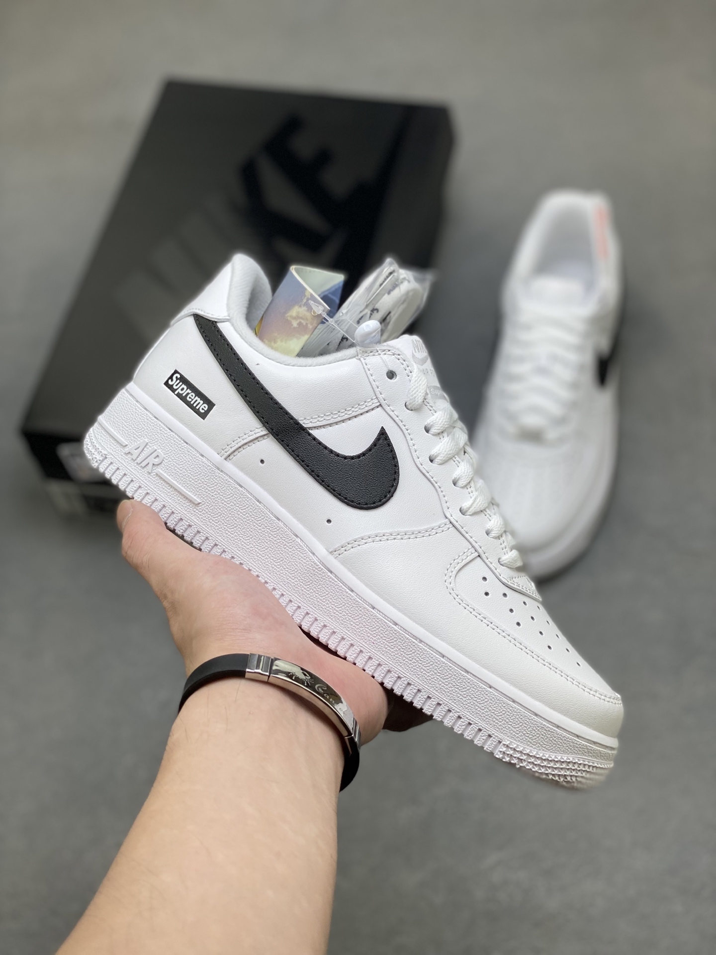 Nike Air Force 1 '07 Low White/Black Supreme, Limited Edition Sneakers 2 i1760199105971 4887 0 0