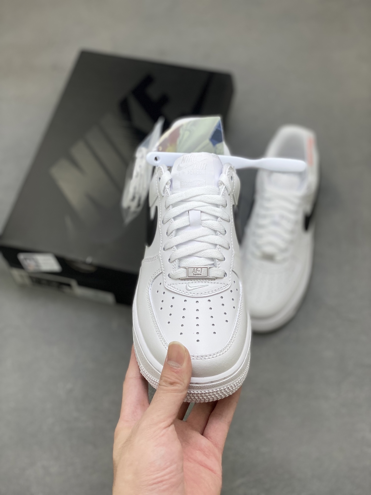 Nike Air Force 1 '07 Low White/Black Supreme, Limited Edition Sneakers 3 i1760199108622 196 0 1