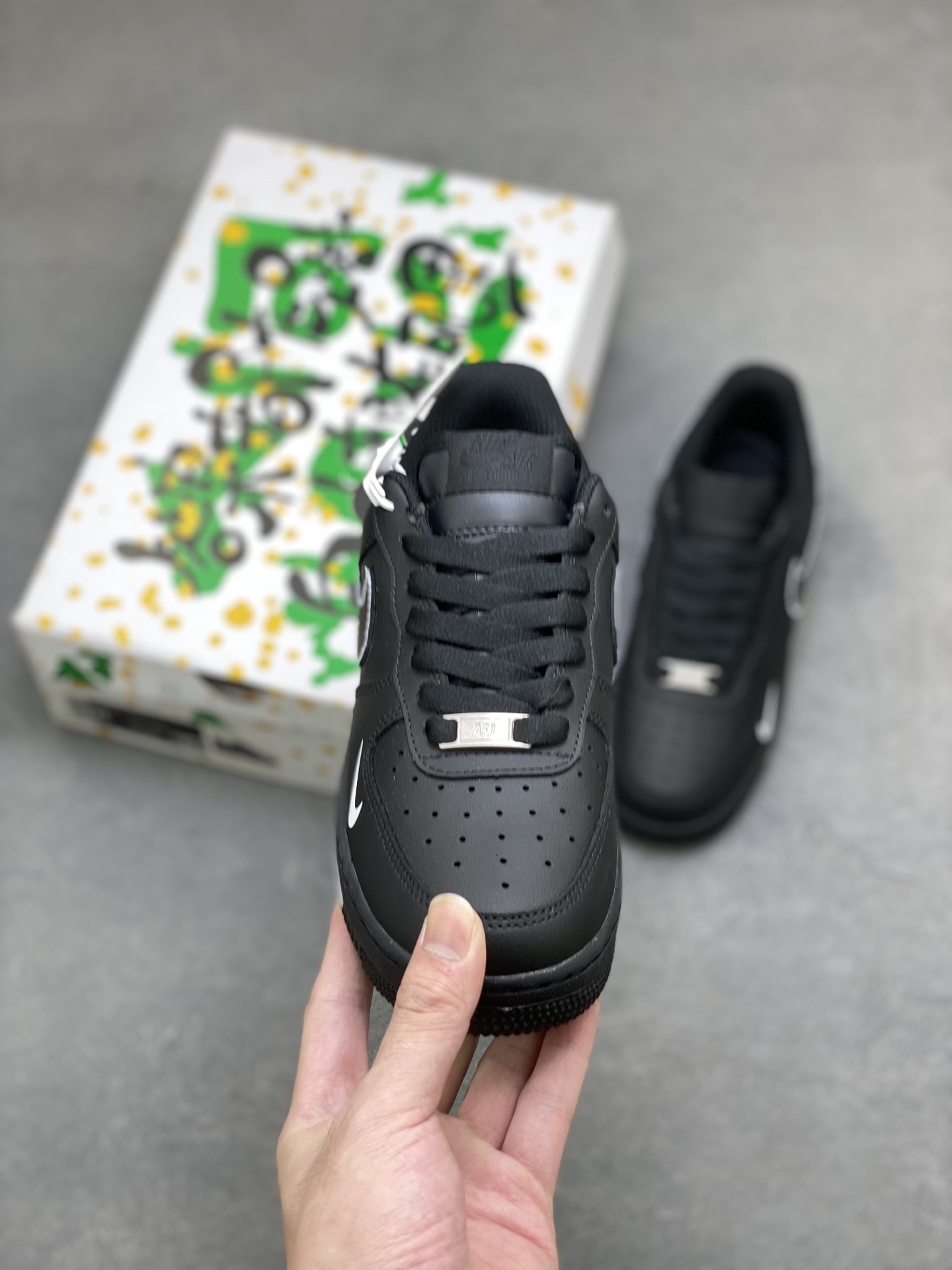 Nike Air Force 1 '07 Low Black/White Limited Edition Sneakers 2 i1760284951636 4037 0 1