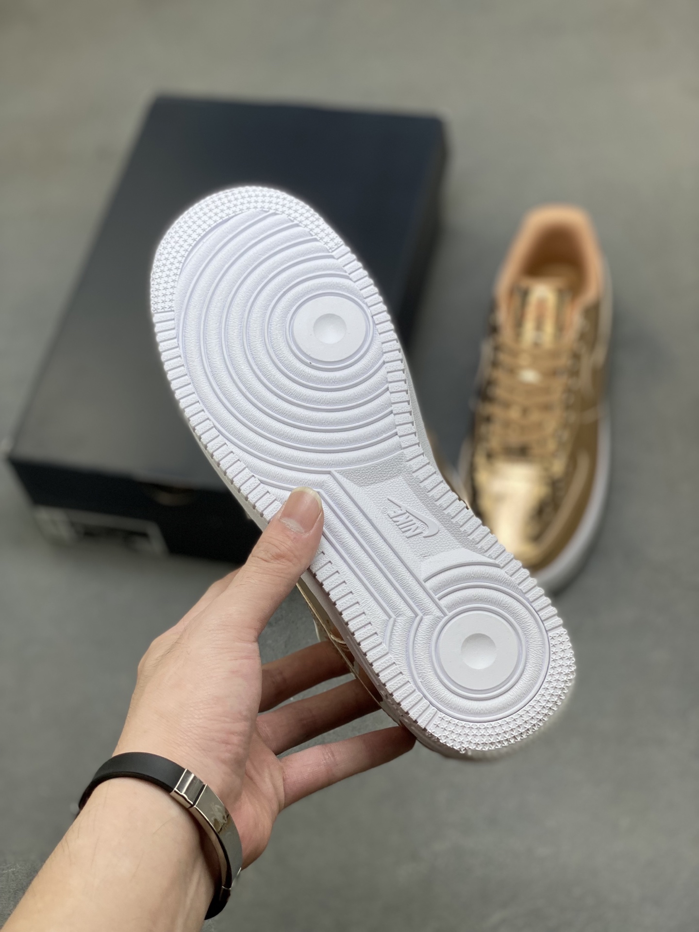 Nike Air Force 1 '07 Low Gold Sneakers, Limited Edition - Size 36-45 7 i1760285096327 2065 0 5