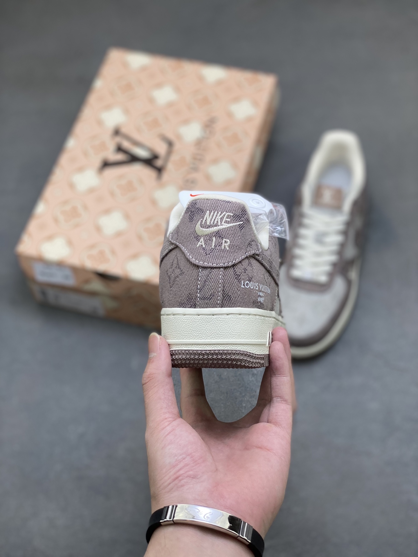 Nike Air Force 1 '07 Low Louis Vuitton Custom Sneakers Limited Edition 5 i1760285202272 5381 0 3