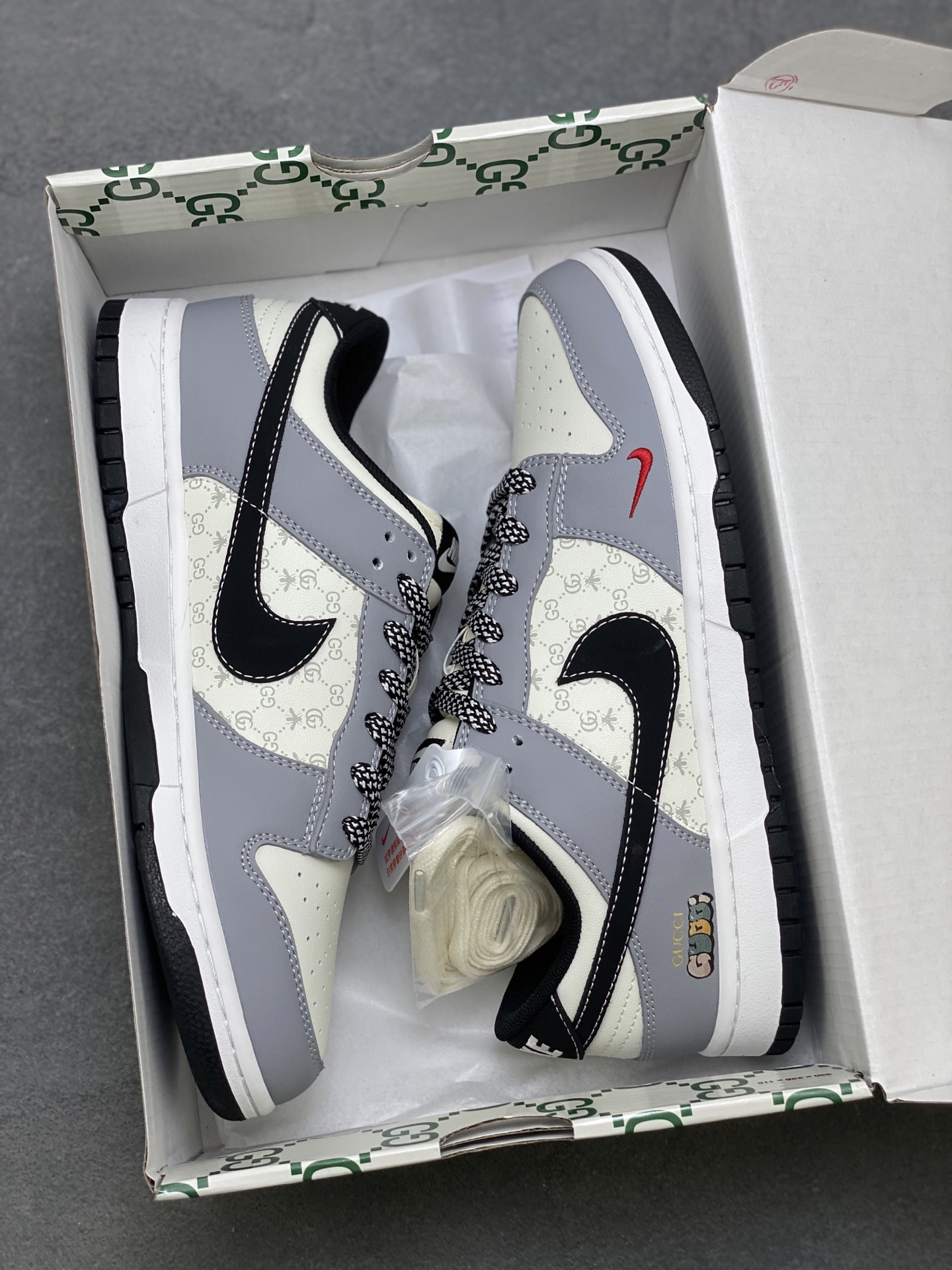 Nike SB Dunk Low Custom Sneakers with Gucci Detailing - Limited Edition 10 i1760285782697 7426 0 8