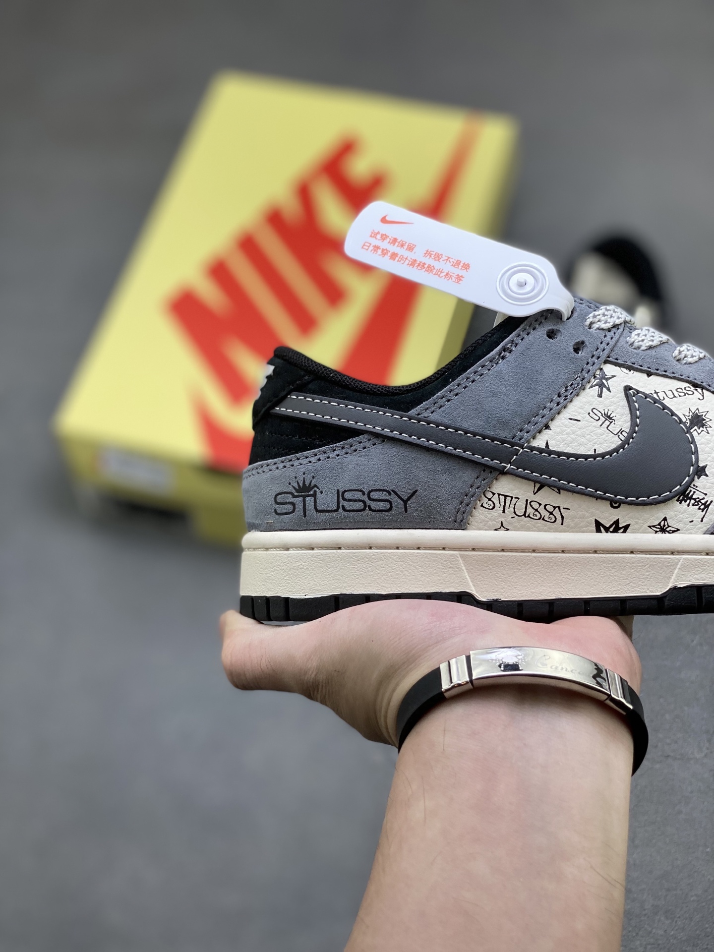 Nike SB Dunk Low Premium Casual Sneakers - Anniversary Edition 6 i1760285839430 3514 0 4
