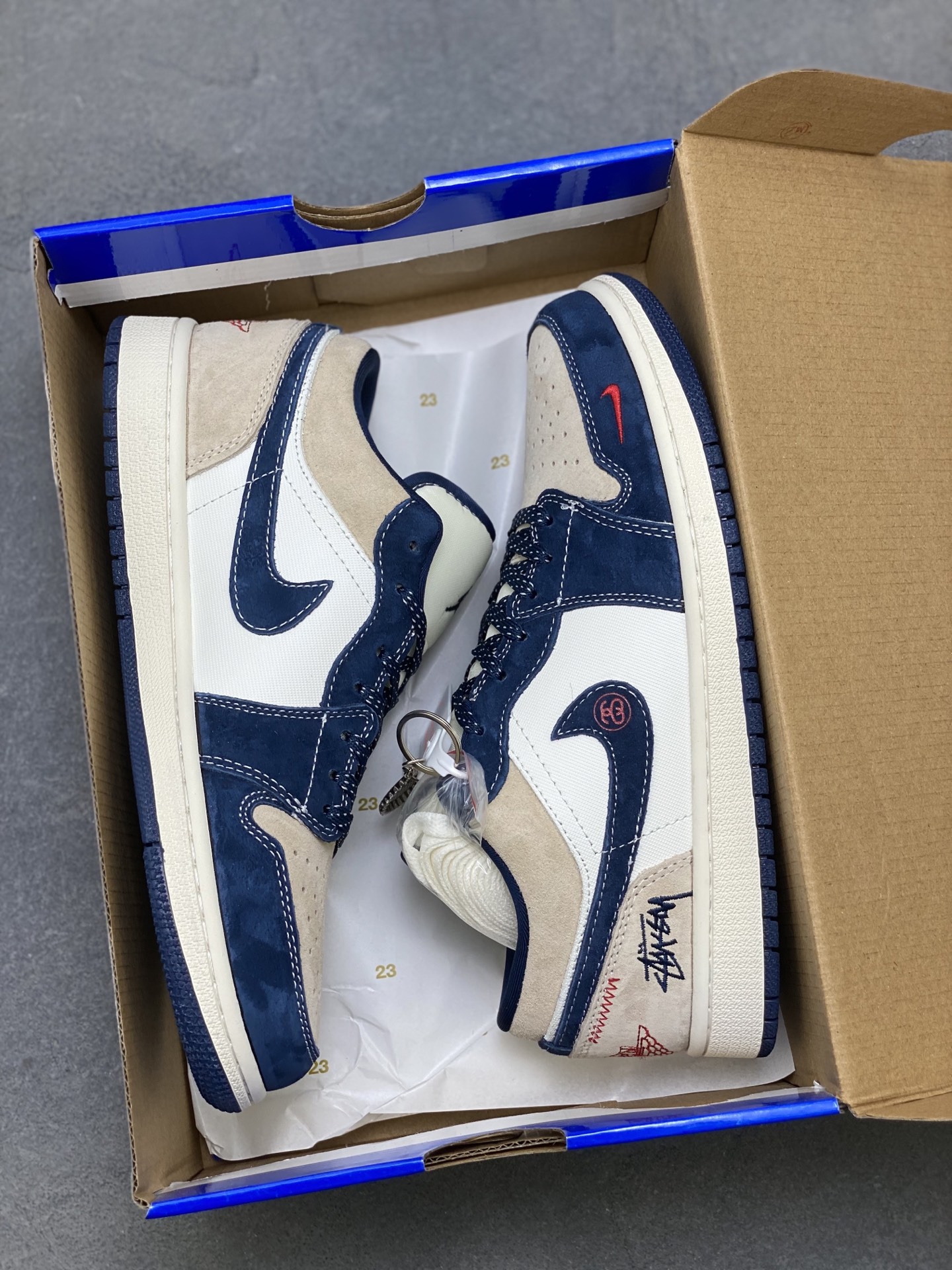 Air Jordan 1 Low x Travis Scott x Stüssy Collab - Limited Edition Sneakers 9 i1760285967606 1454 0 8