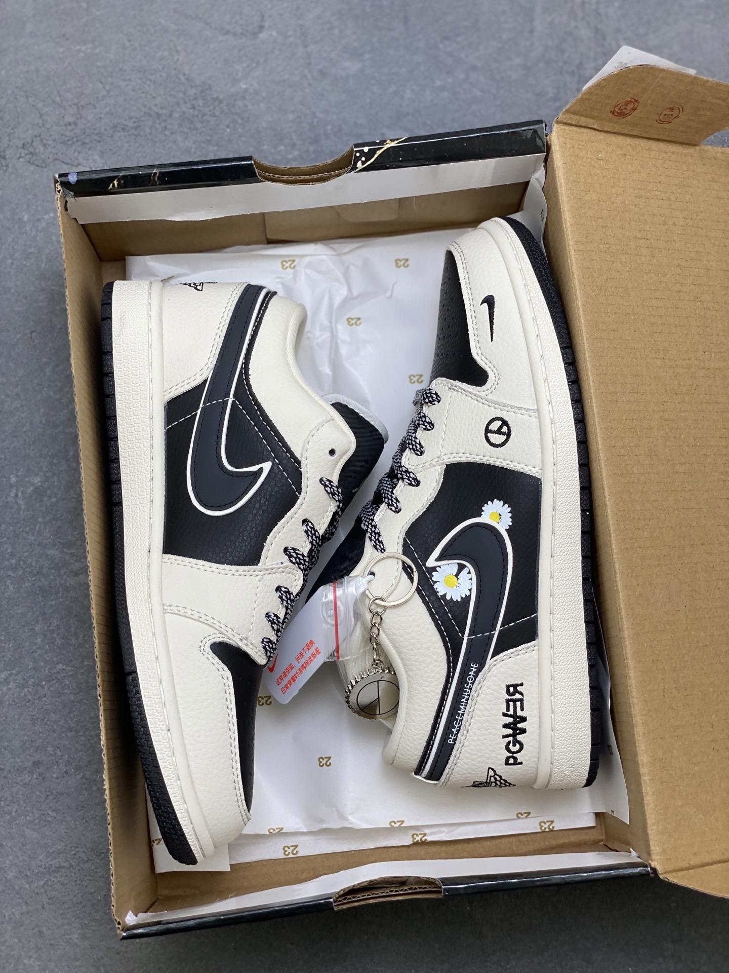 Air Jordan 1 Low Travis Scott Fragment Design - Premium Leather Sneakers 9 i1760286015845 1634 0 8