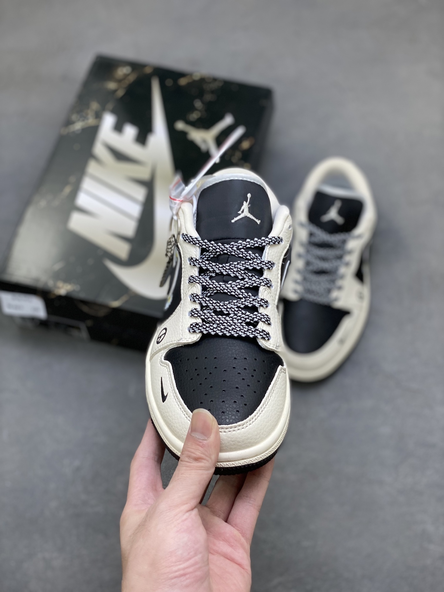Air Jordan 1 Low Travis Scott Fragment Design - Premium Leather Sneakers 2 i1760286015926 836 0 1