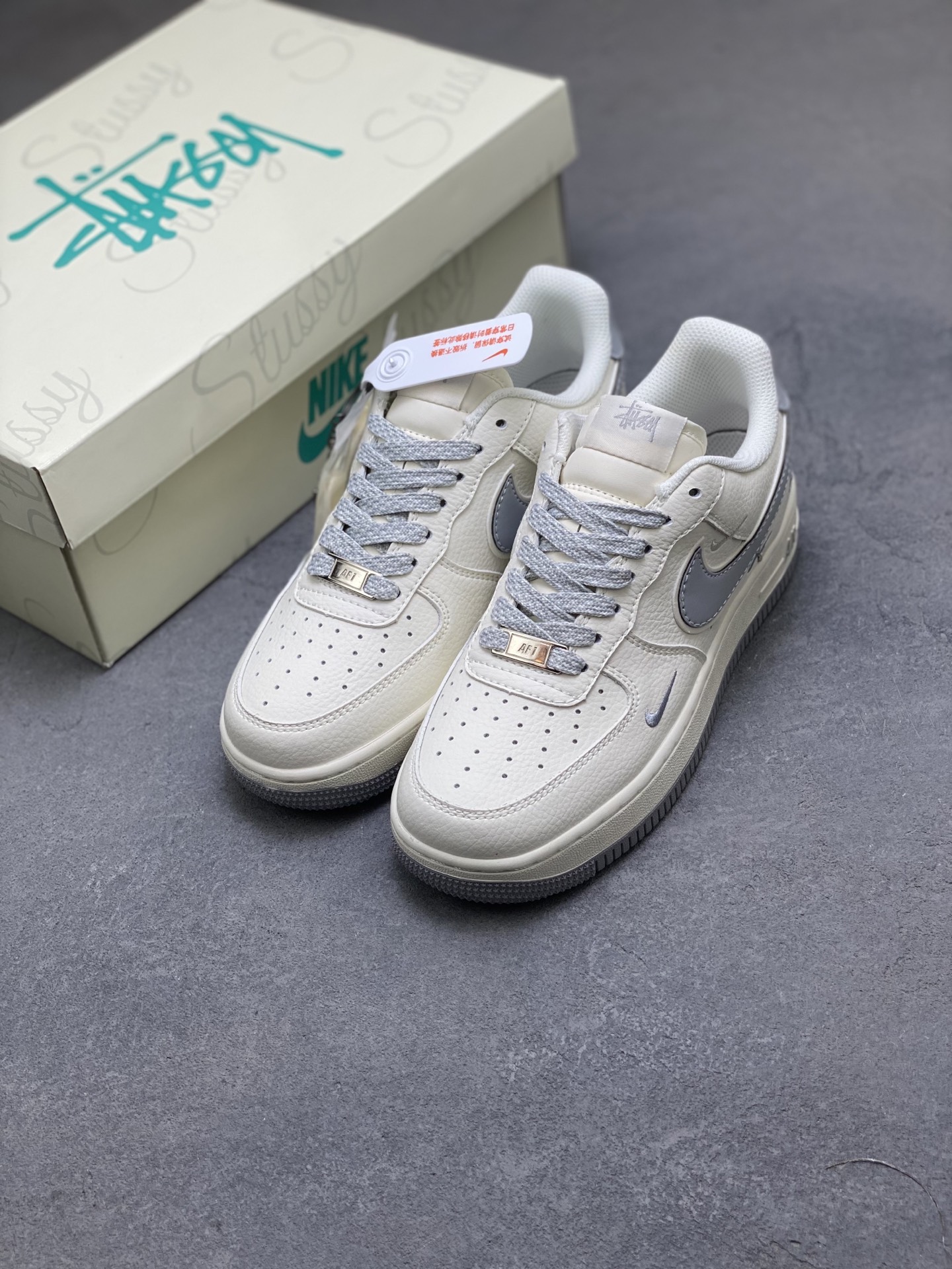Nike Air Force 1 '07 Low x Stussy Premium Comfort Sneakers CS5288-040 9 i1760371332869 3882 0 7