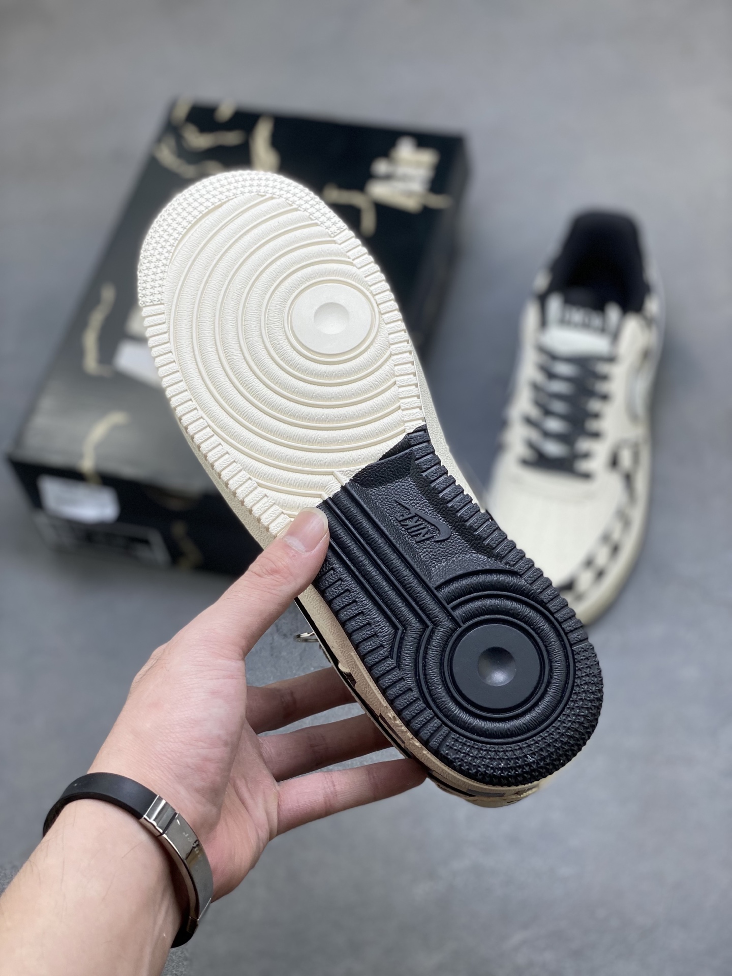 Nike Air Force 1 '07 Low Dior Custom Sneakers - Limited Edition 7 i1760371414535 3275 0 5