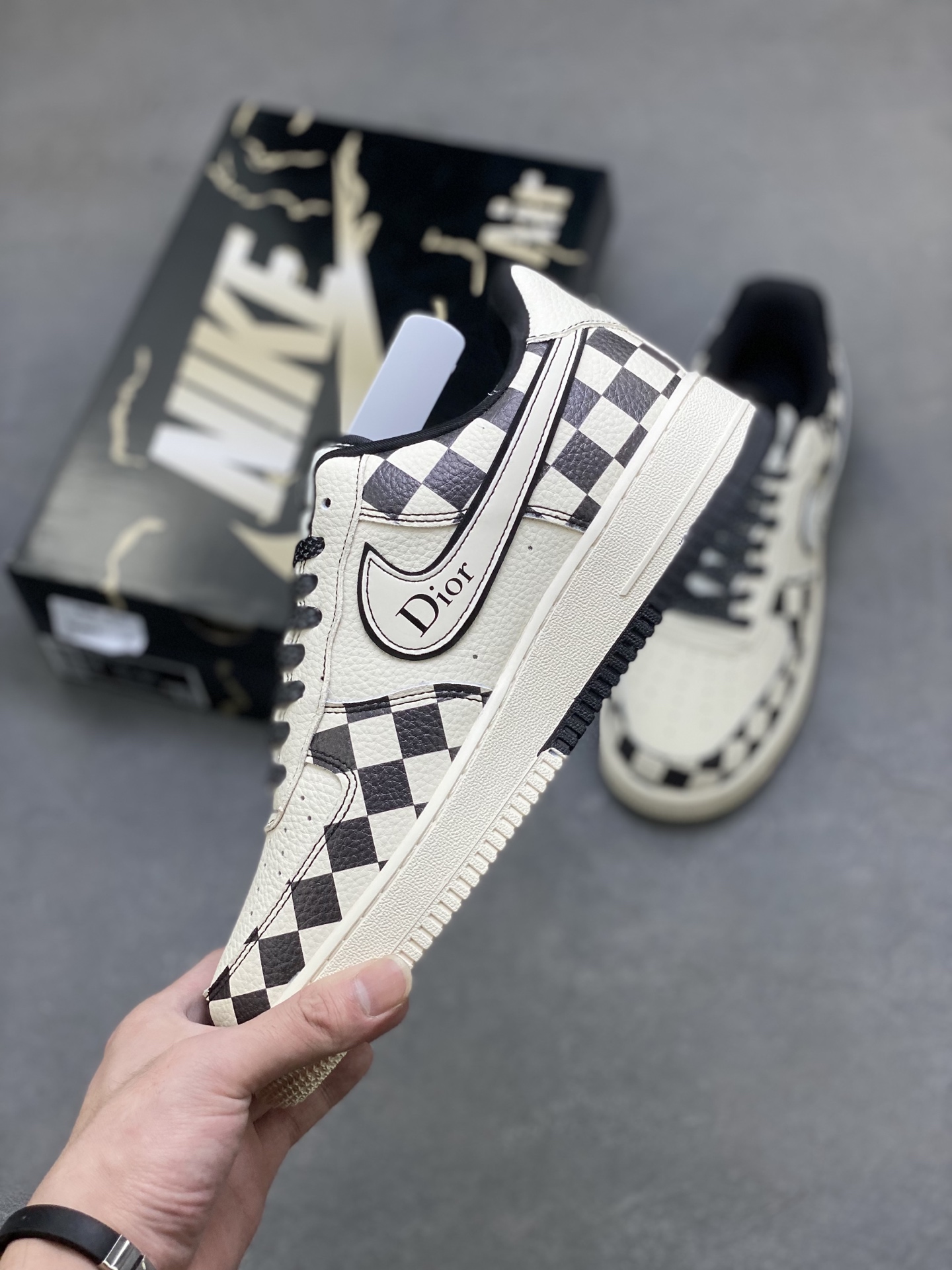 Nike Air Force 1 '07 Low Dior Custom Sneakers - Limited Edition 4 i1760371415986 5627 0 2